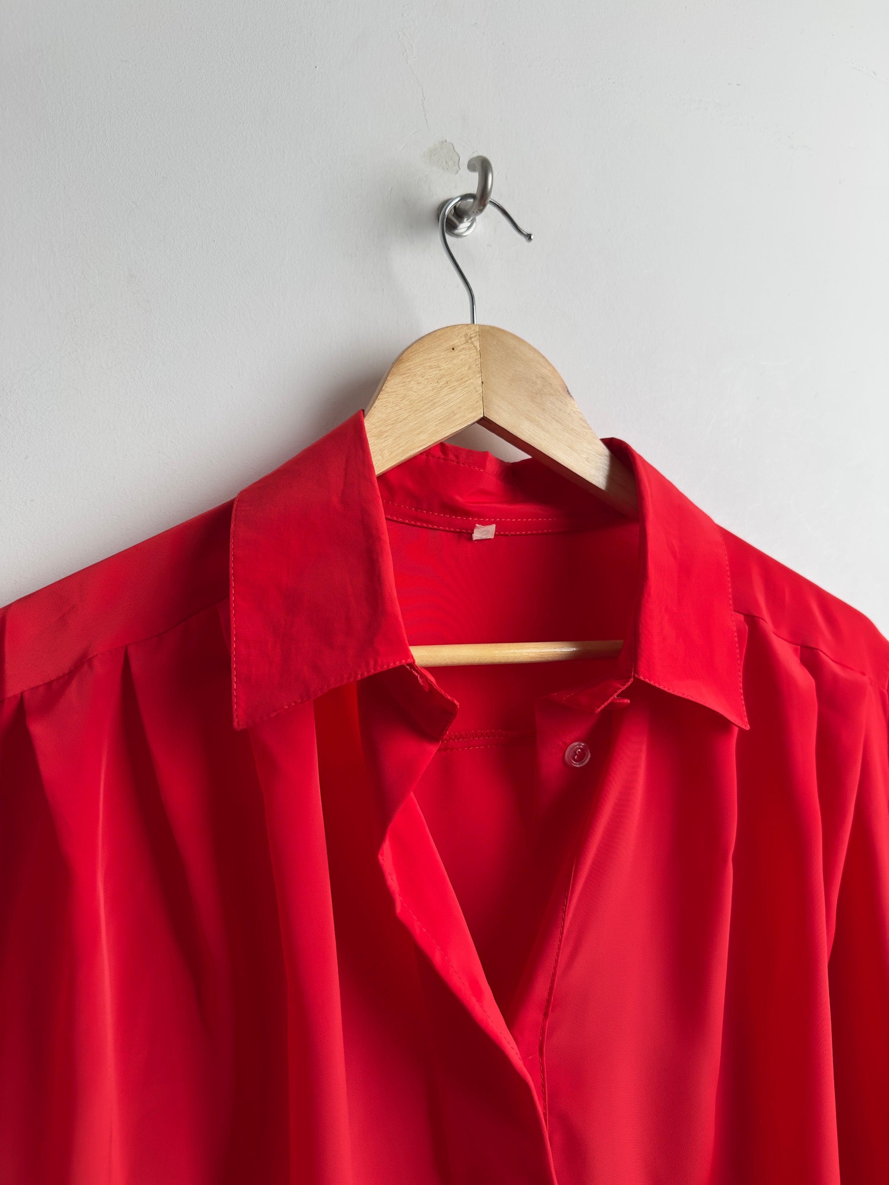 Women’s short sleeve shirt in red