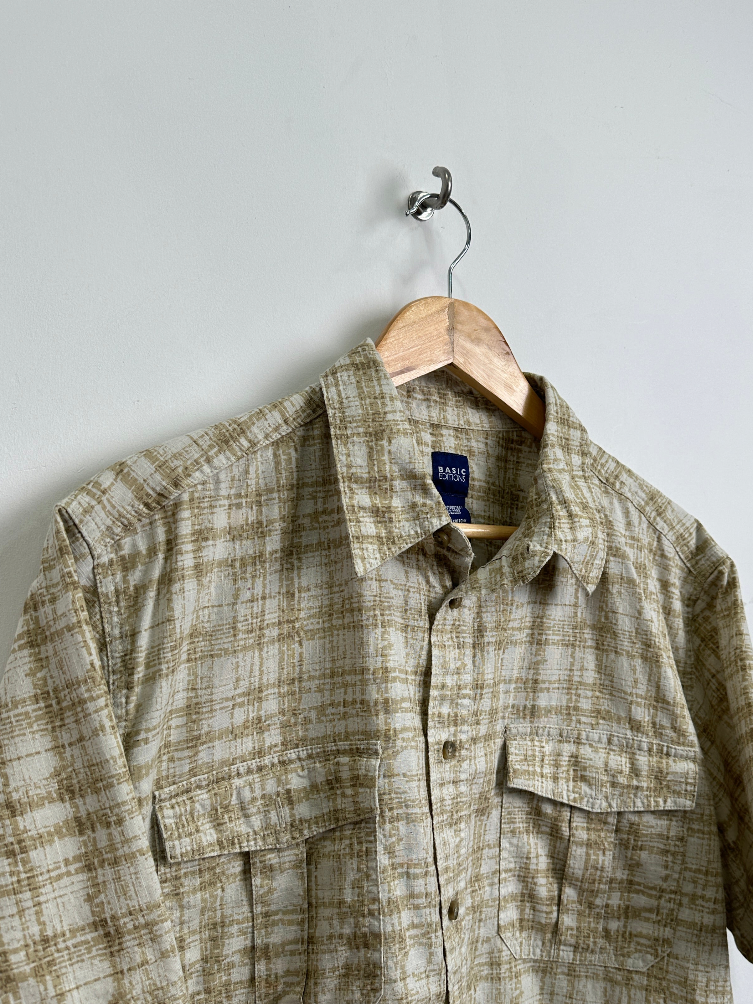 BASIC EDITIONS vintage short sleeve shirt with palm trees