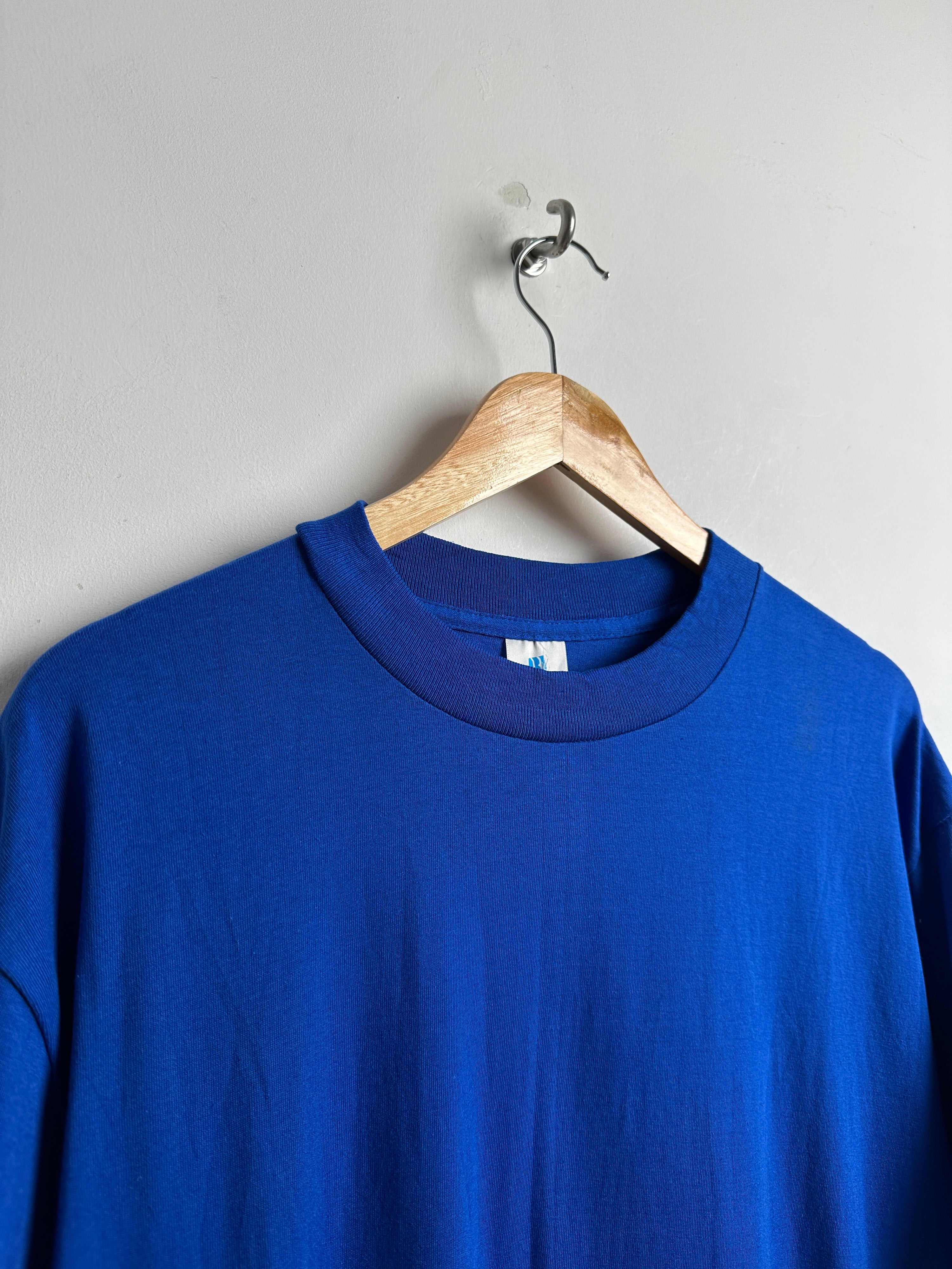 Basic blue tee - thrift.mt