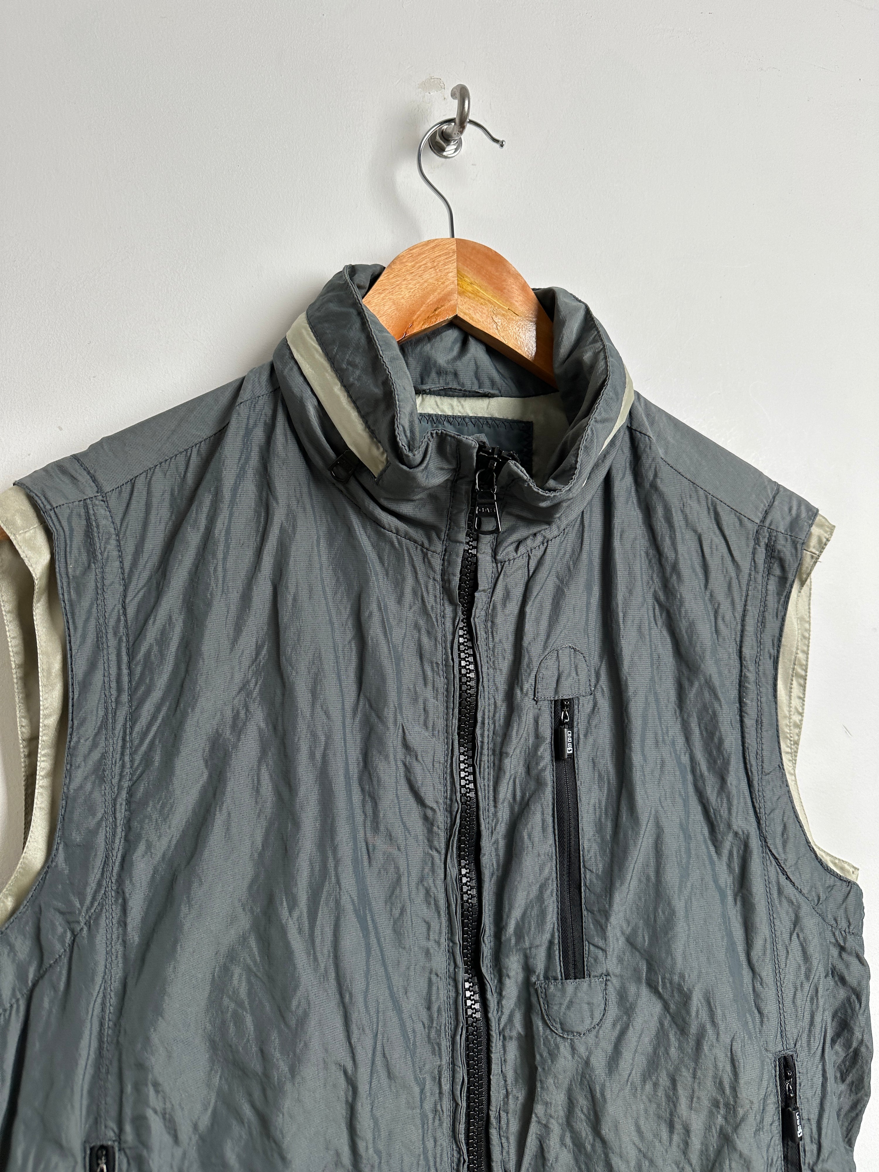 GAS waterproof vest with hood - thrift.mt