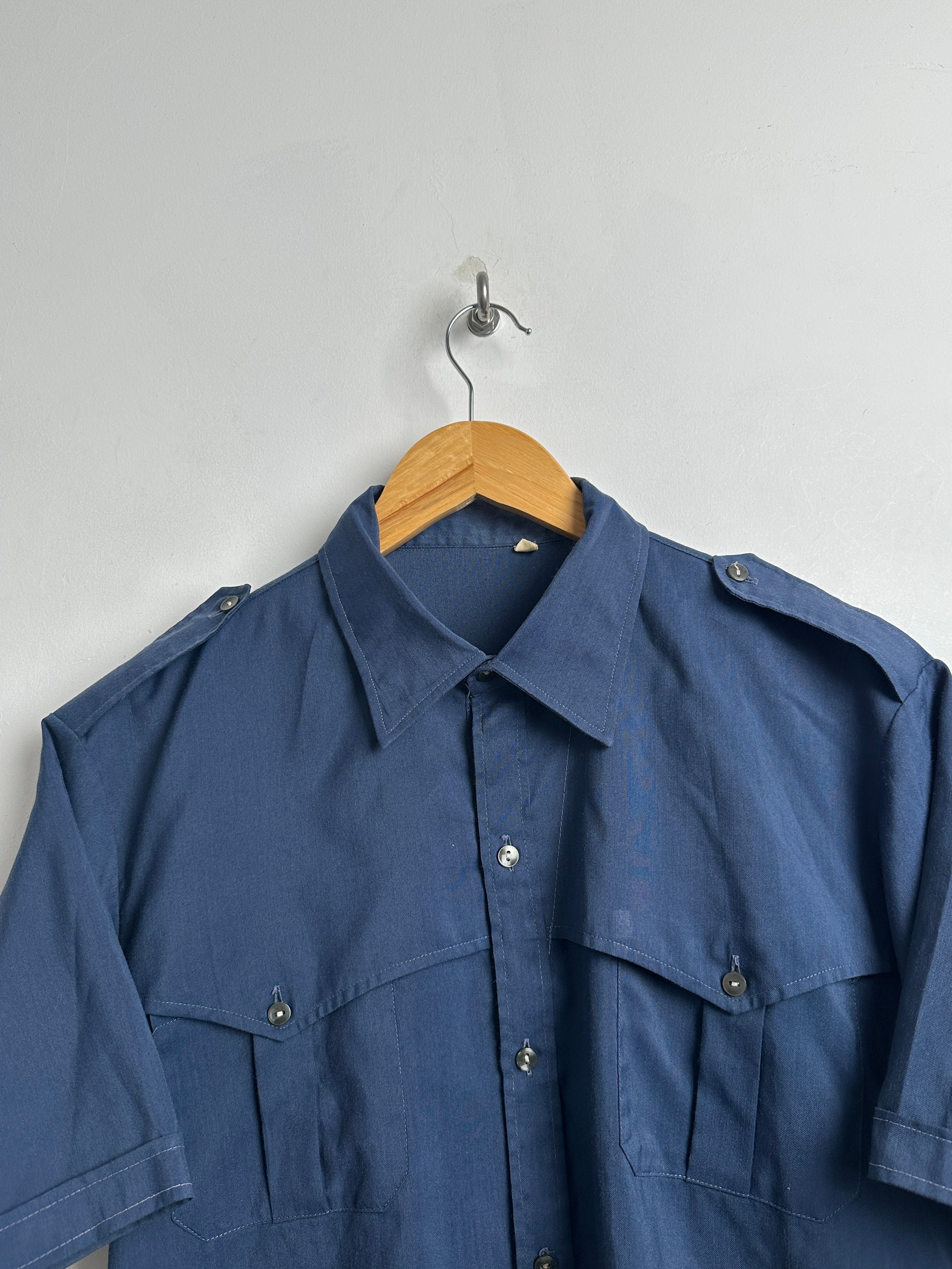 short-sleeve shirt in blue