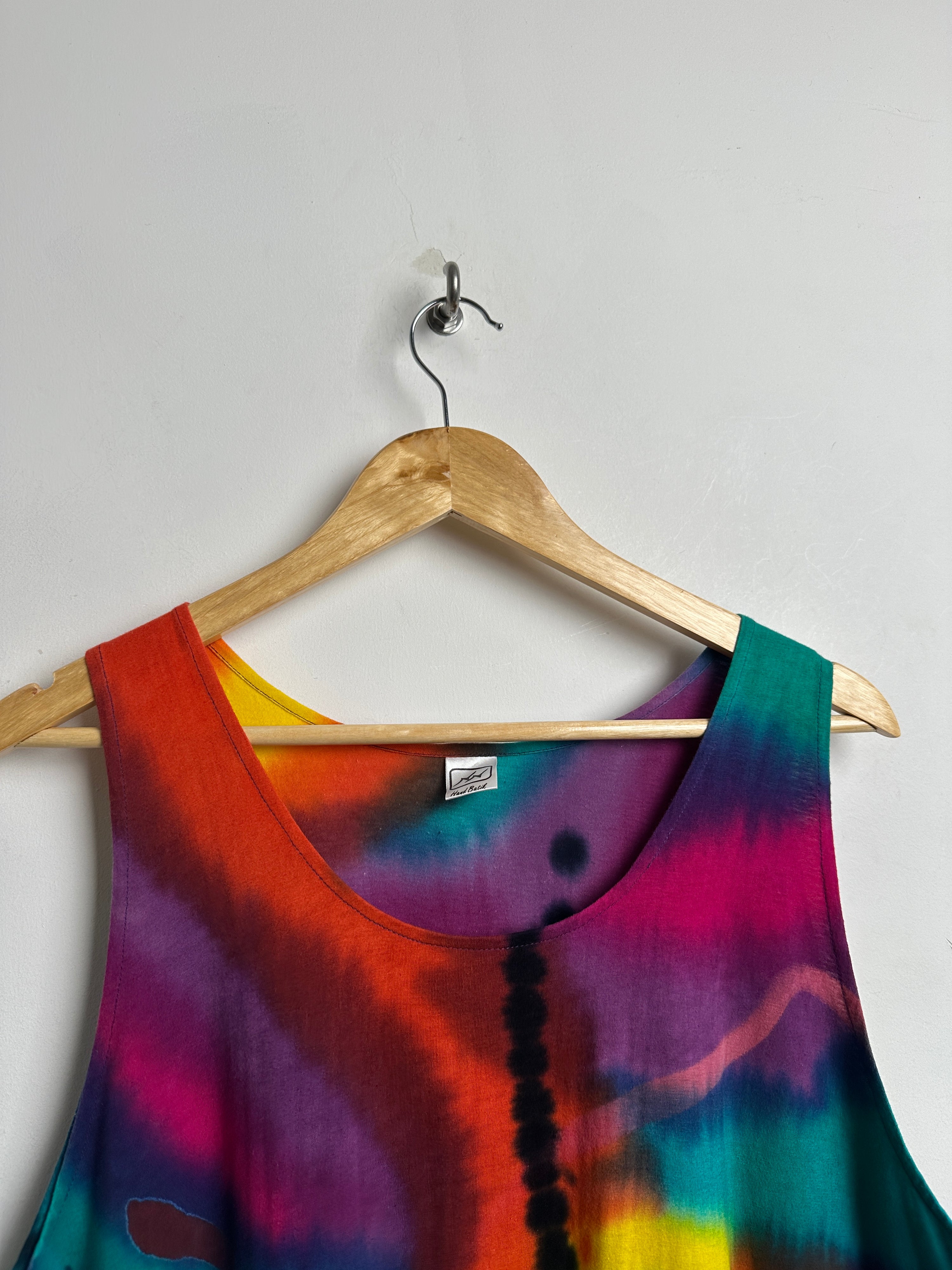 HAND BATIK Graphic Tank Top