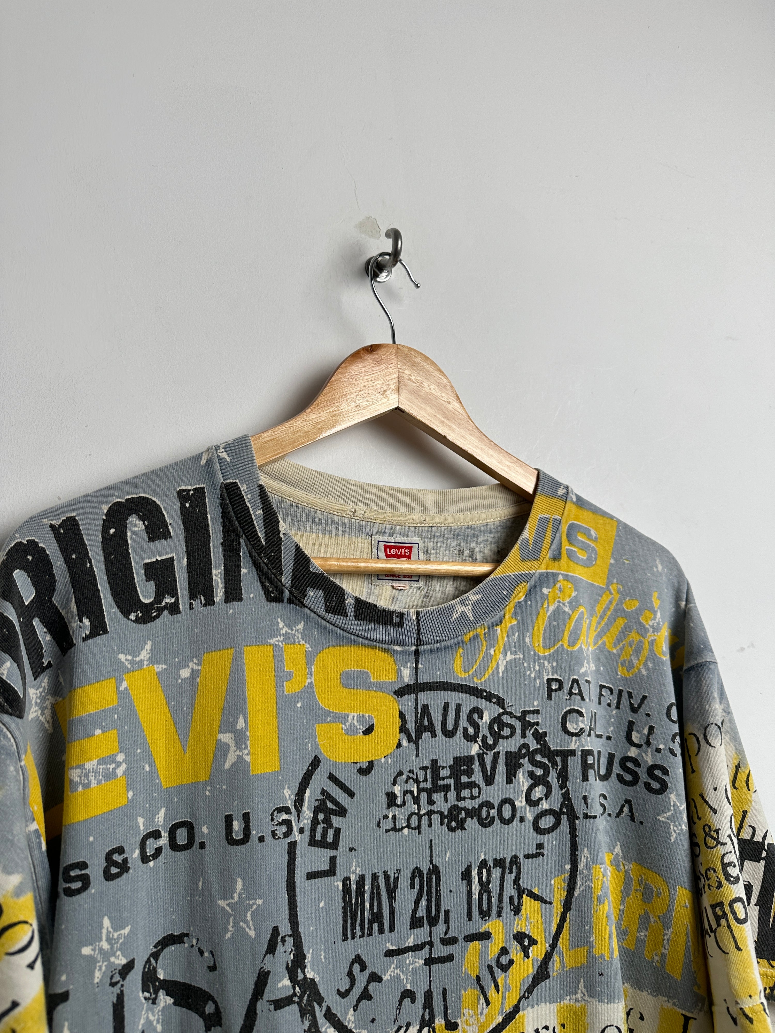 LEVI’S STRAUSS Graphic Tee