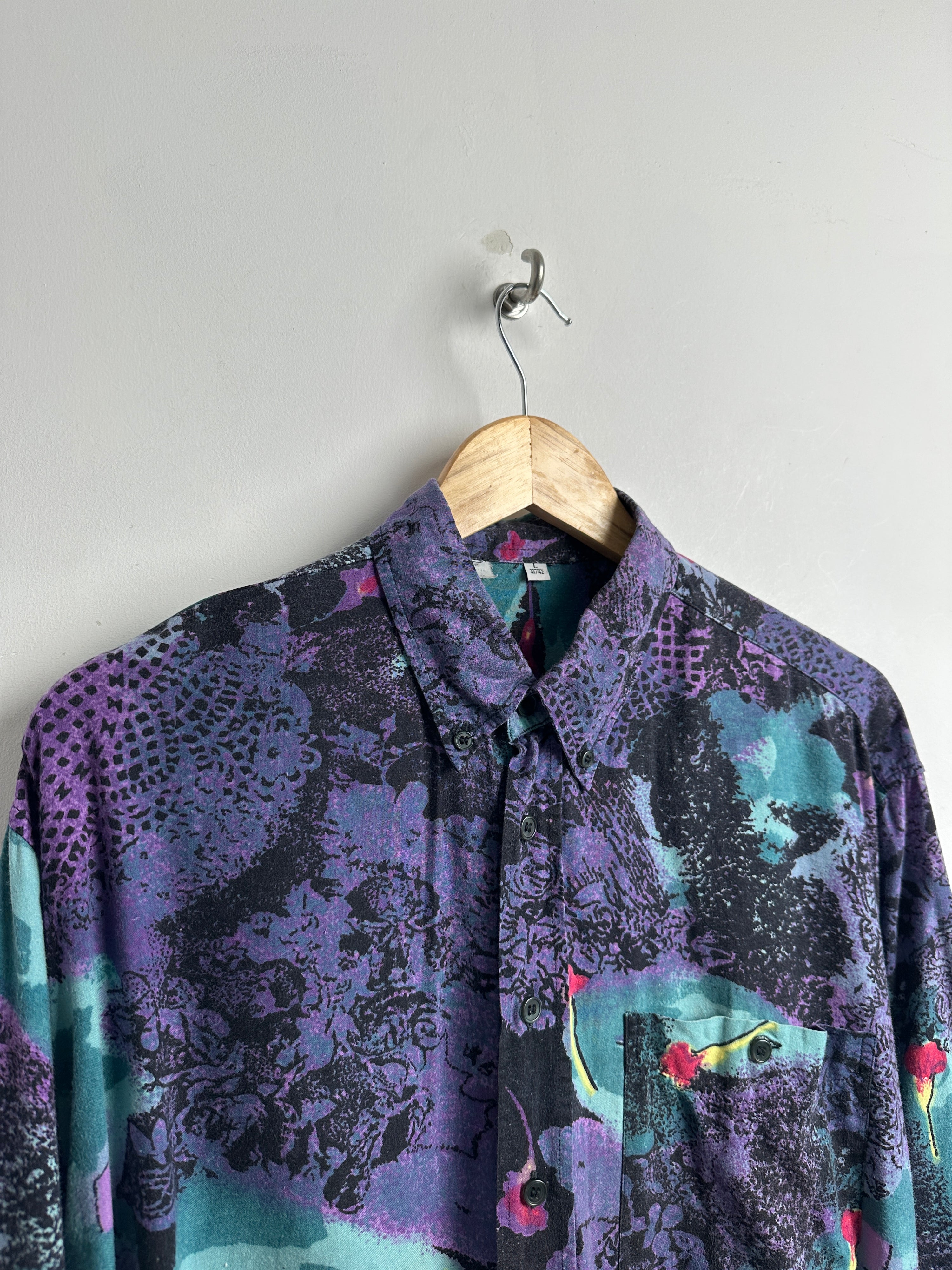 Vintage long sleeve shirt in purple - thrift.mt