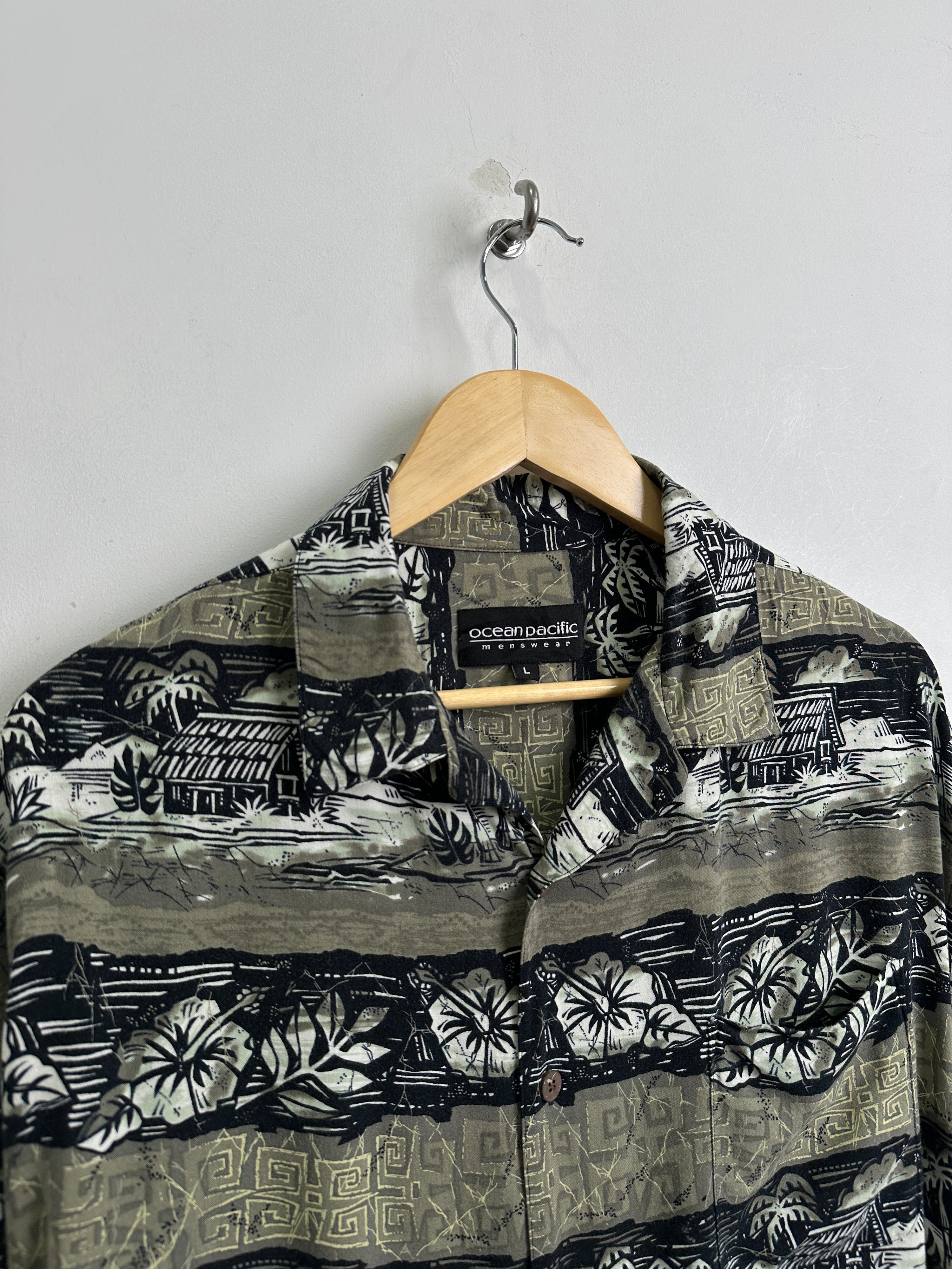 OCEAN PACIFIC patterned short-sleeve shirt in green, black and white