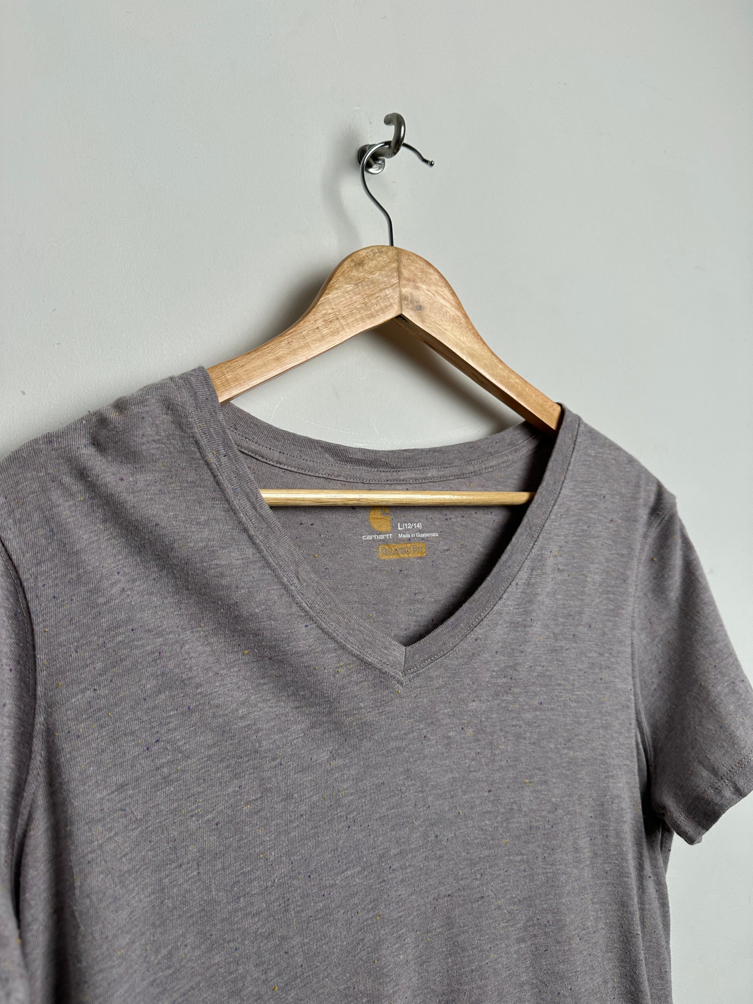 Carhartt violet v neck tee - thrift.mt