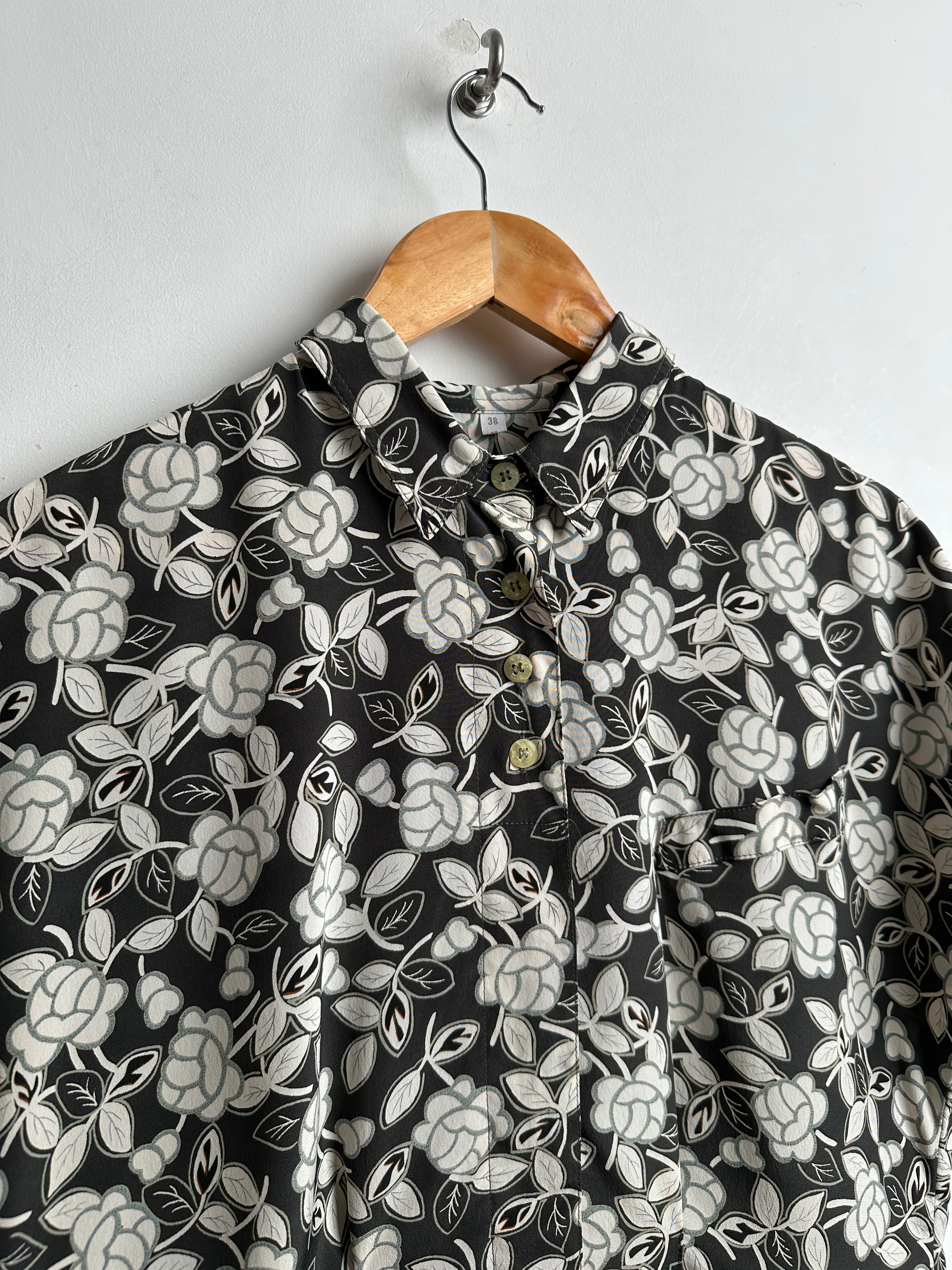 Floral printed short sleeved shirt