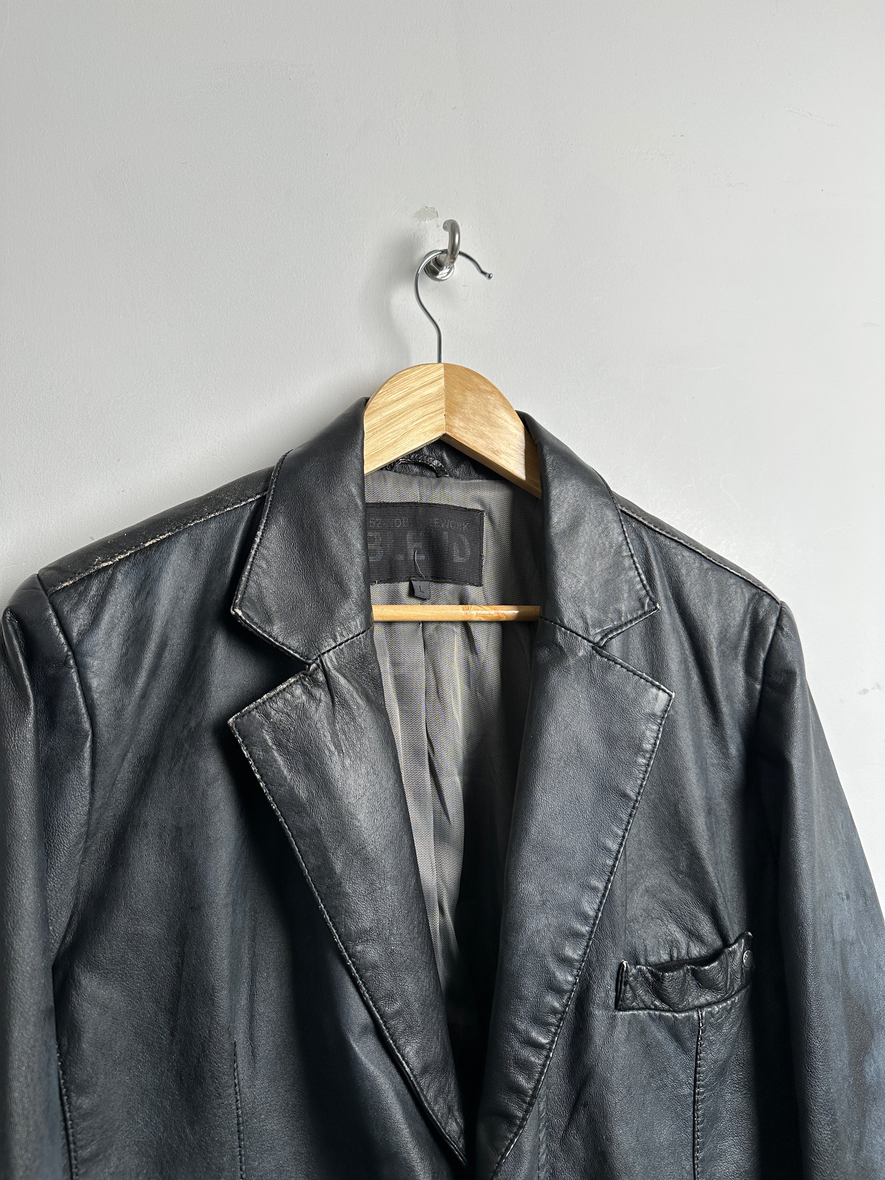 OLD SCHOOL LEATHER JACKET - thrift.mt