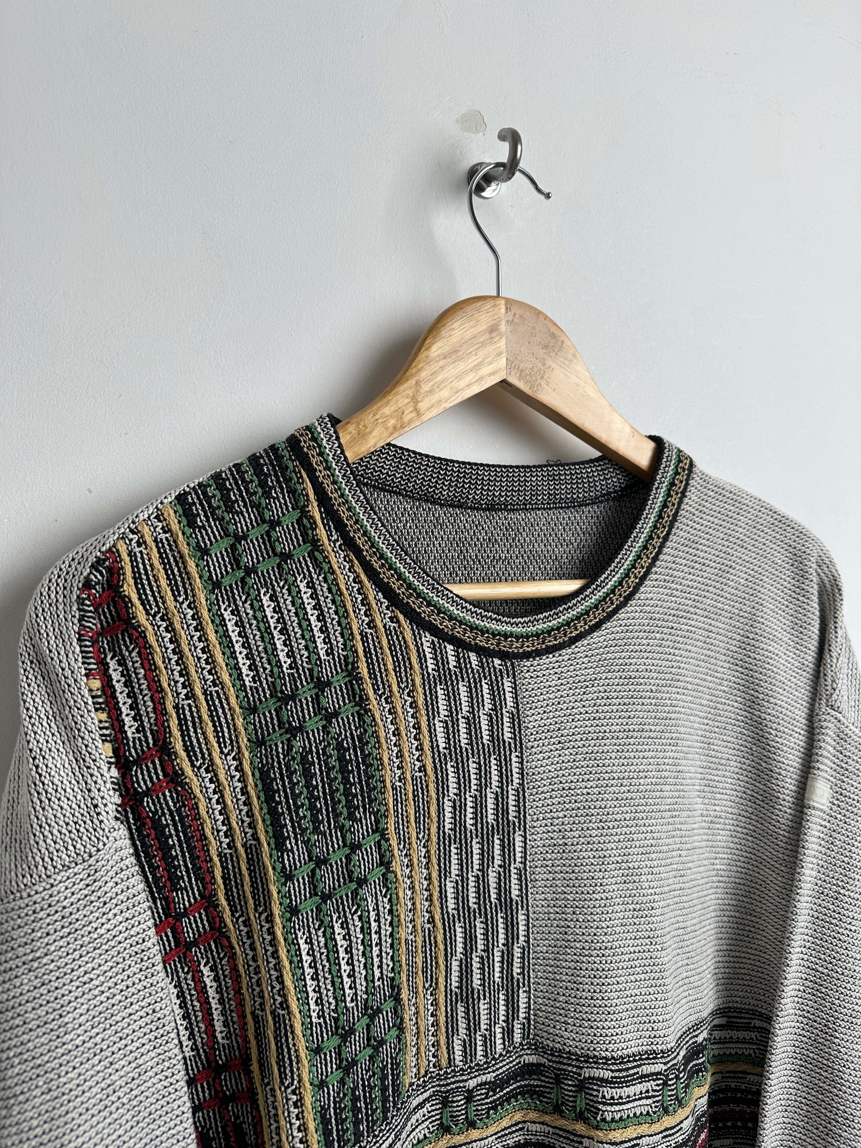 VINTAGE KNITTED SWEATER - thrift.mt
