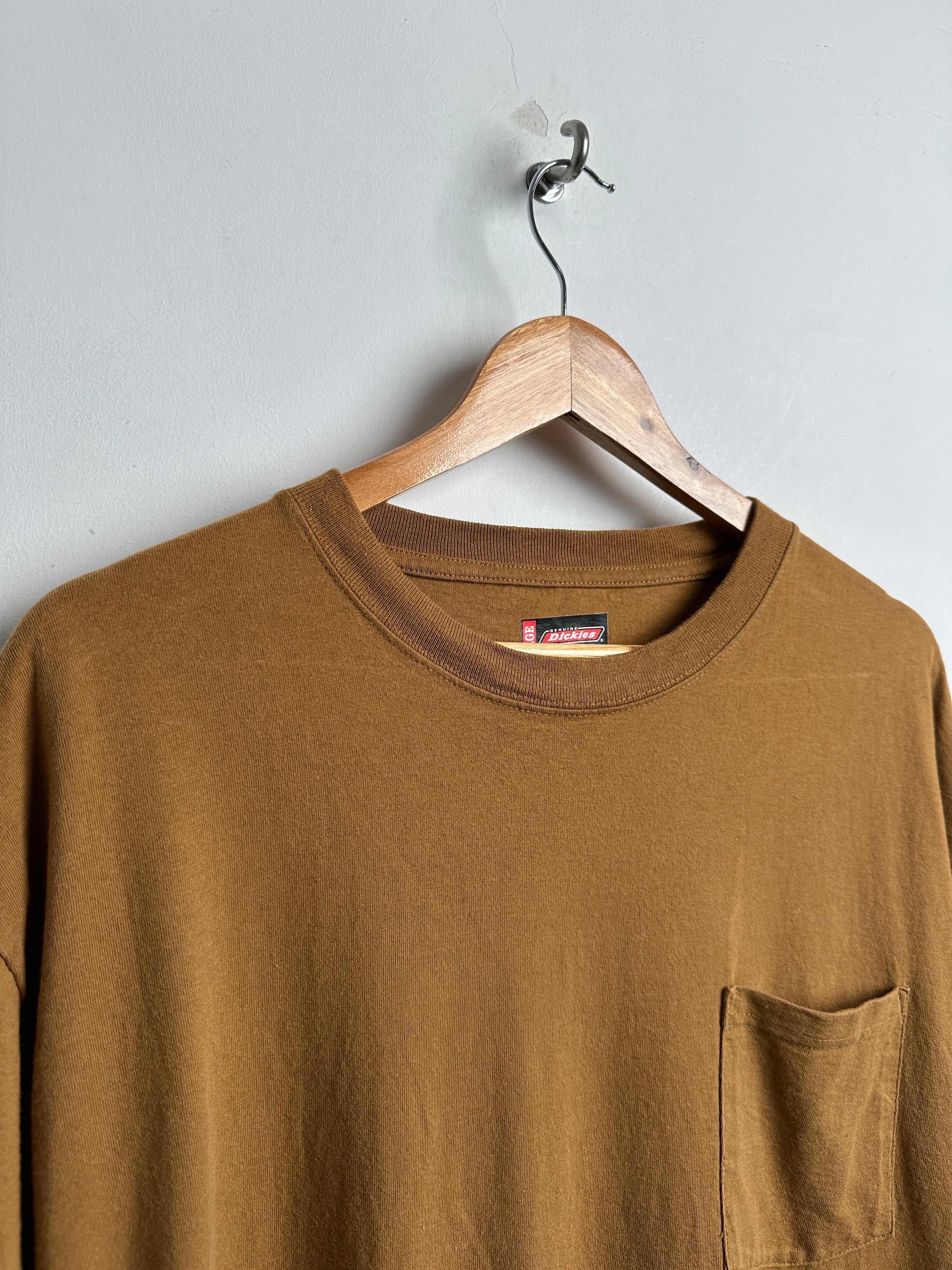 DICKIES light brown T-shirt - thrift.mt