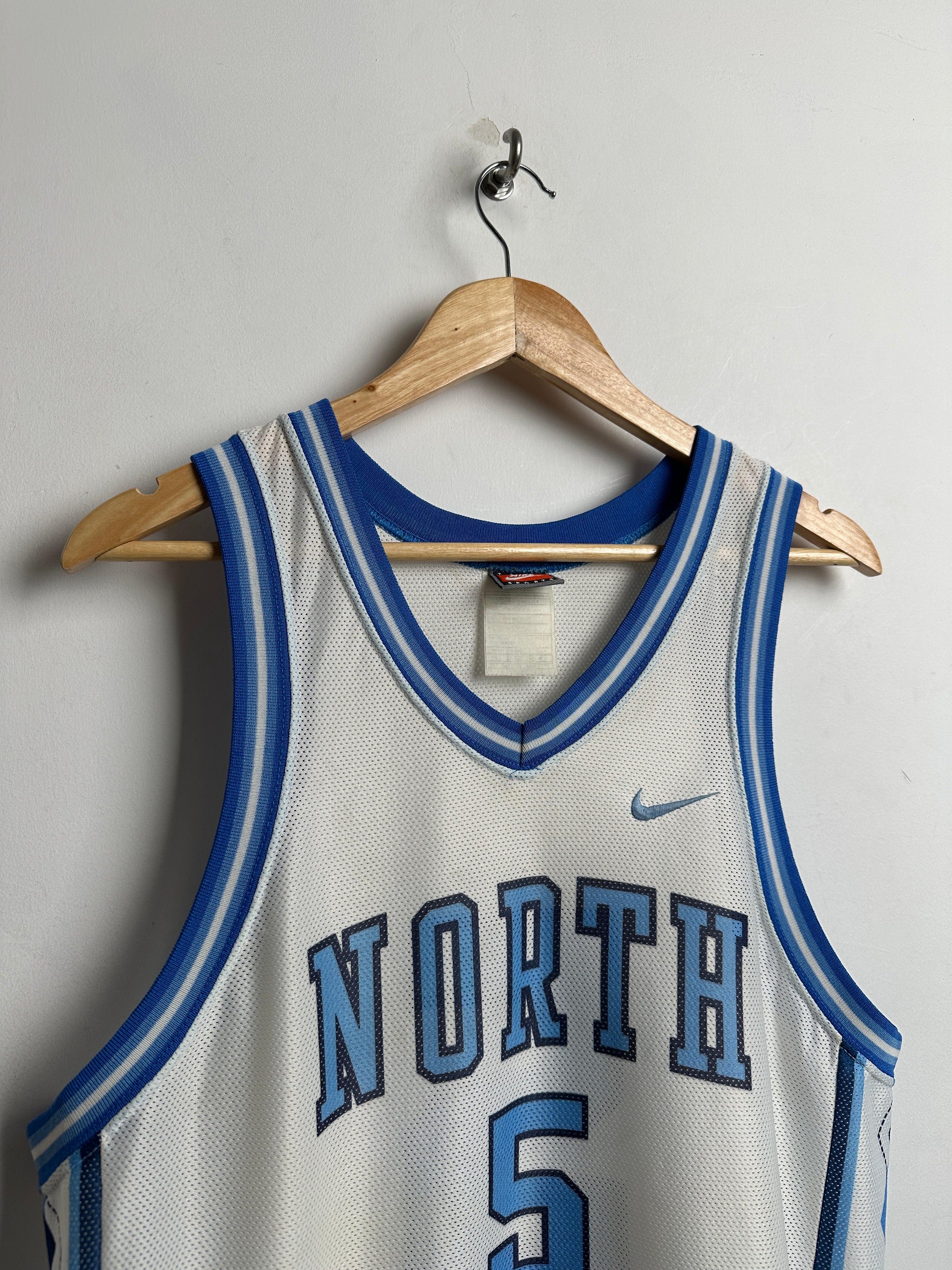 NIKE VINTAGE #5 white Carolina blue jersey - thrift.mt