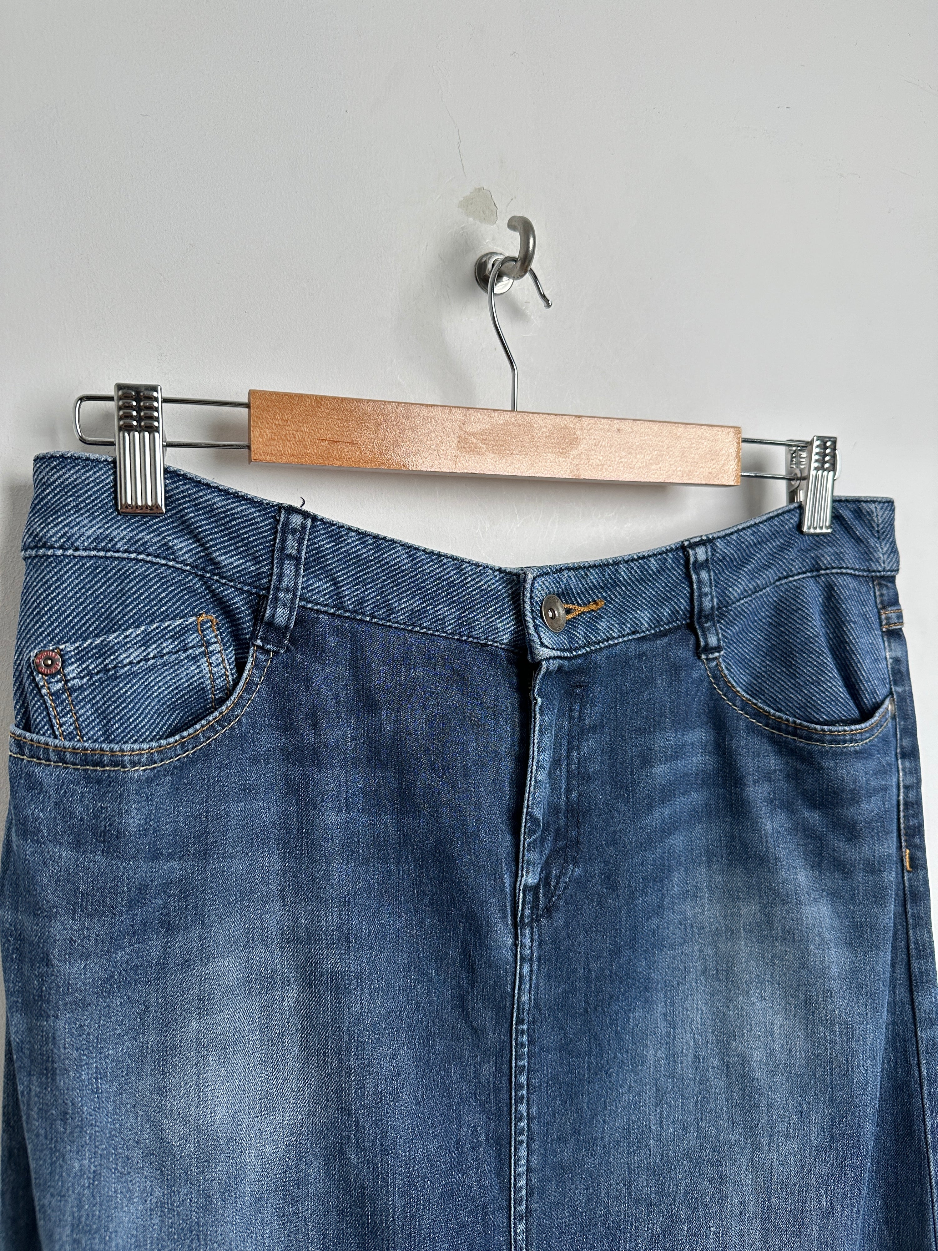 ESPIRIT denim skirt in blue with a slit