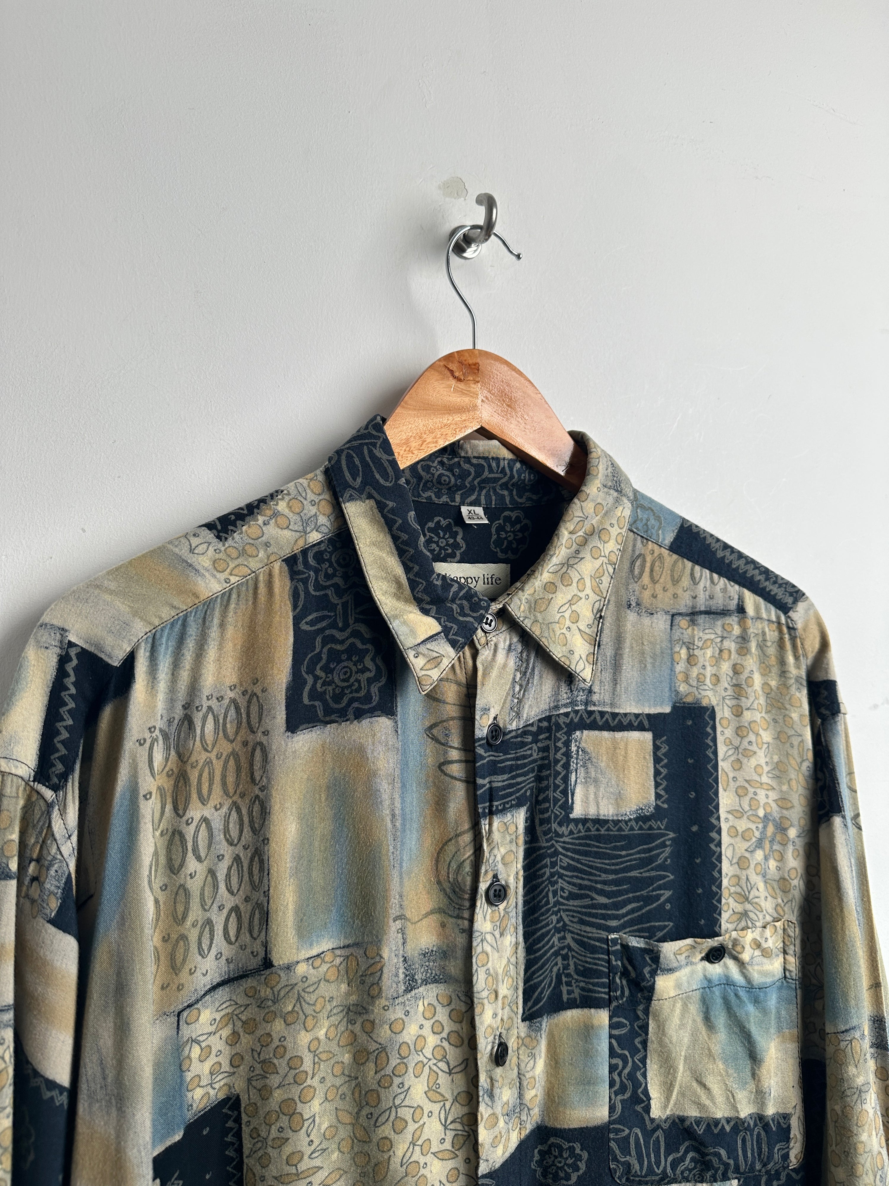 HAPPY LIFE long-sleeve shirt in blue and yellow - thrift.mt