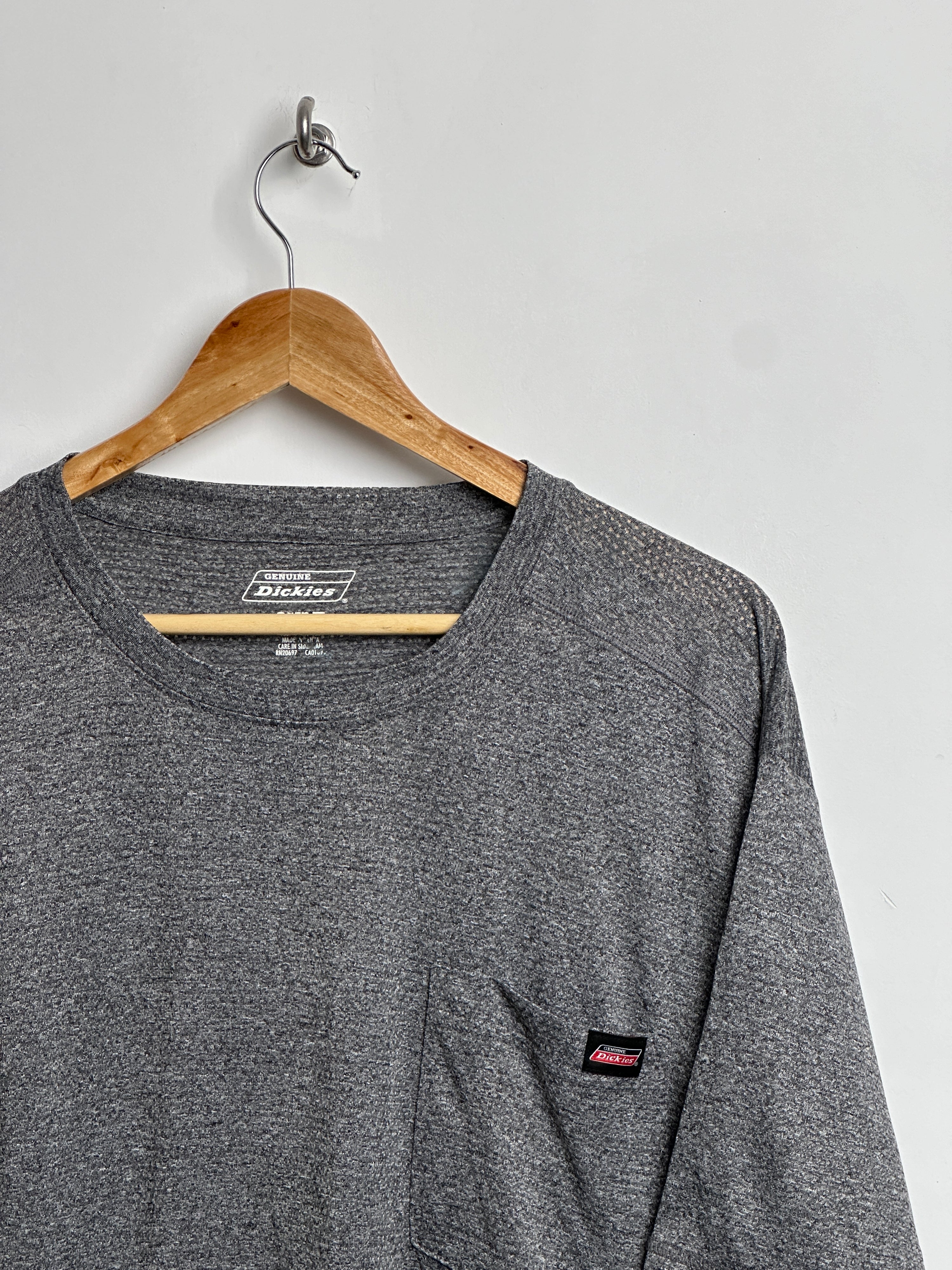 DICKIES short-sleeve active wear tee in grey