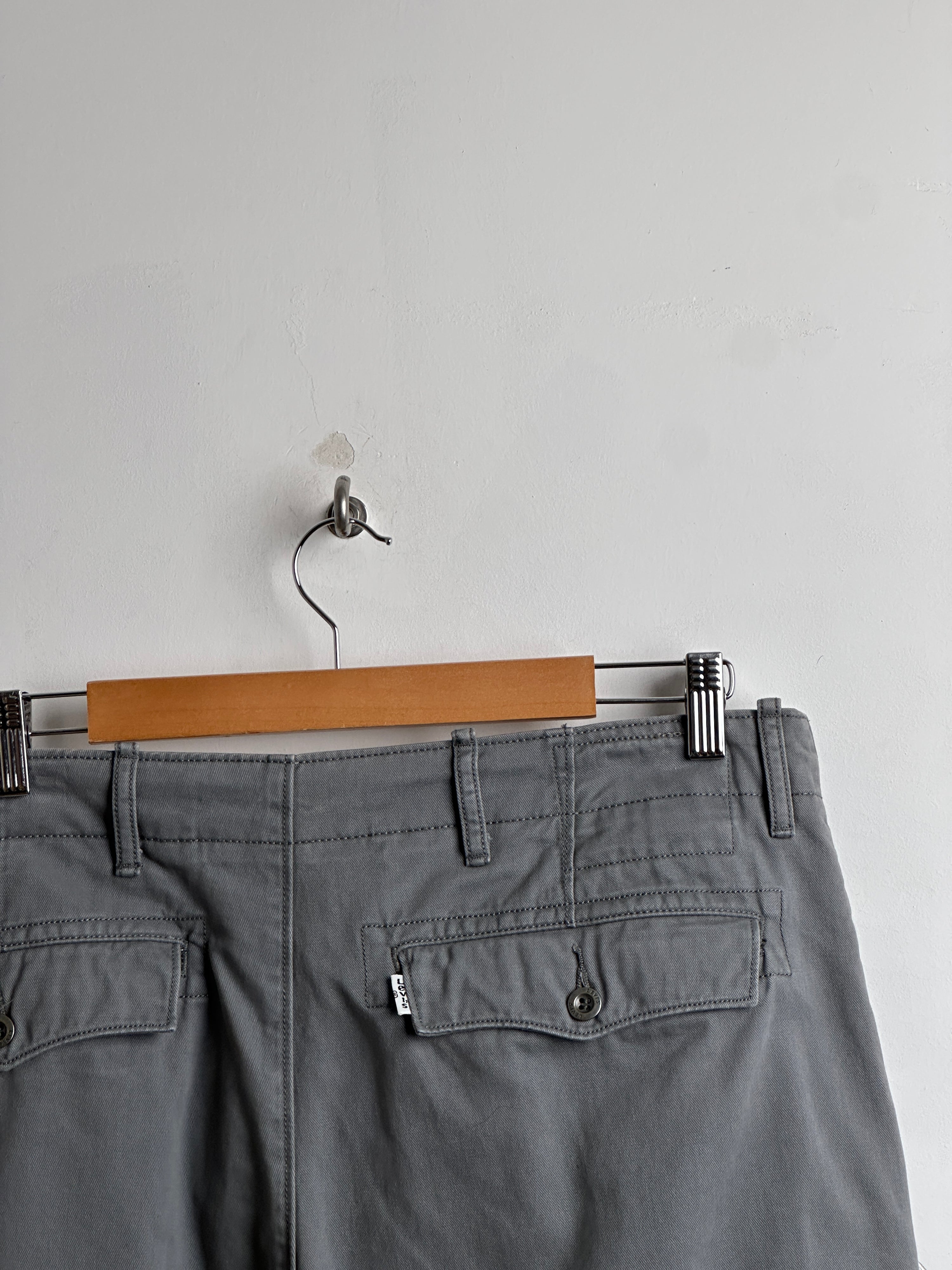 LEVIS jeans in grey