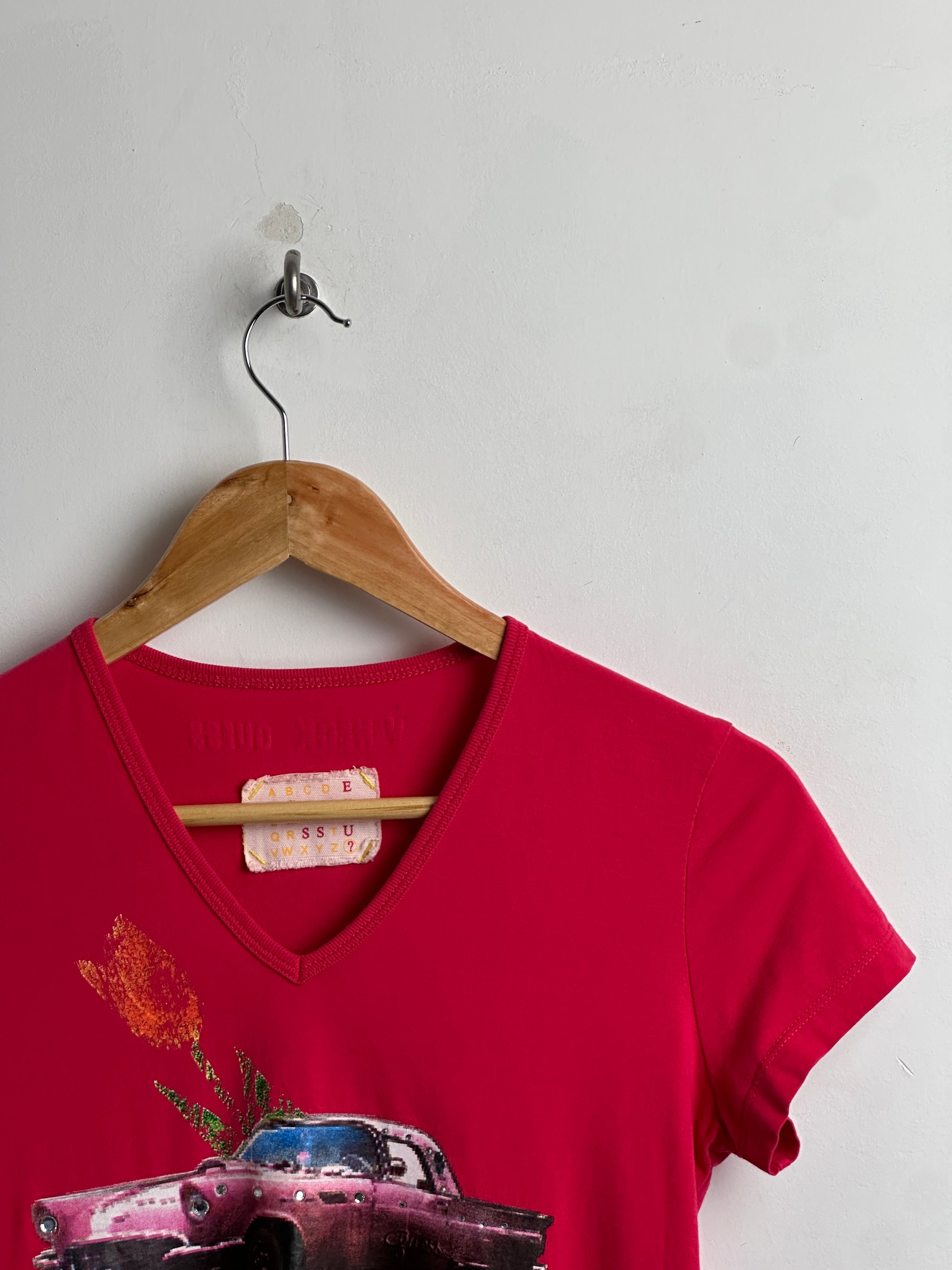 V NECK GUESS Short Sleeves