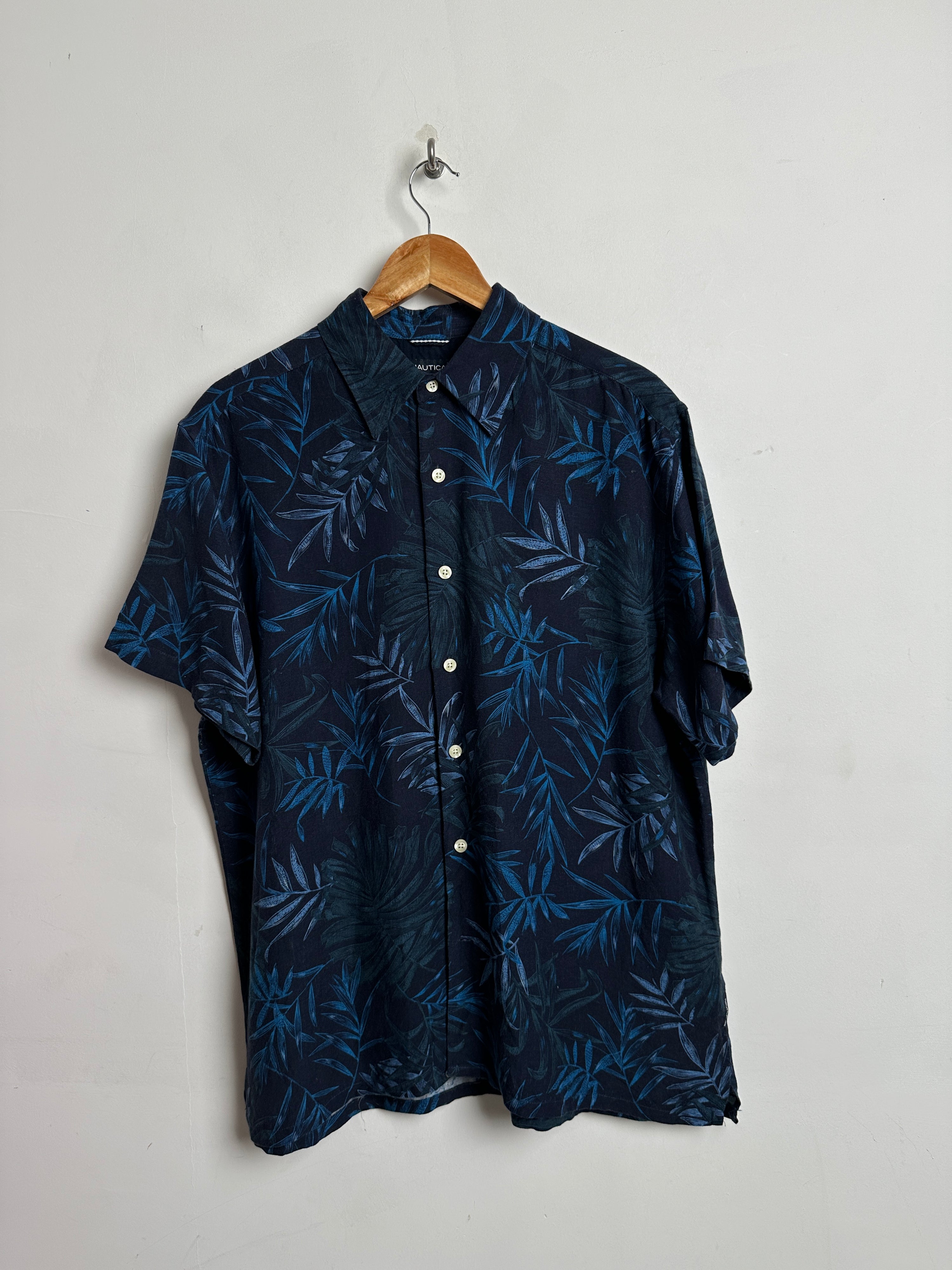 NAUTICA Leaf Patterned Shortsleeved Shirt