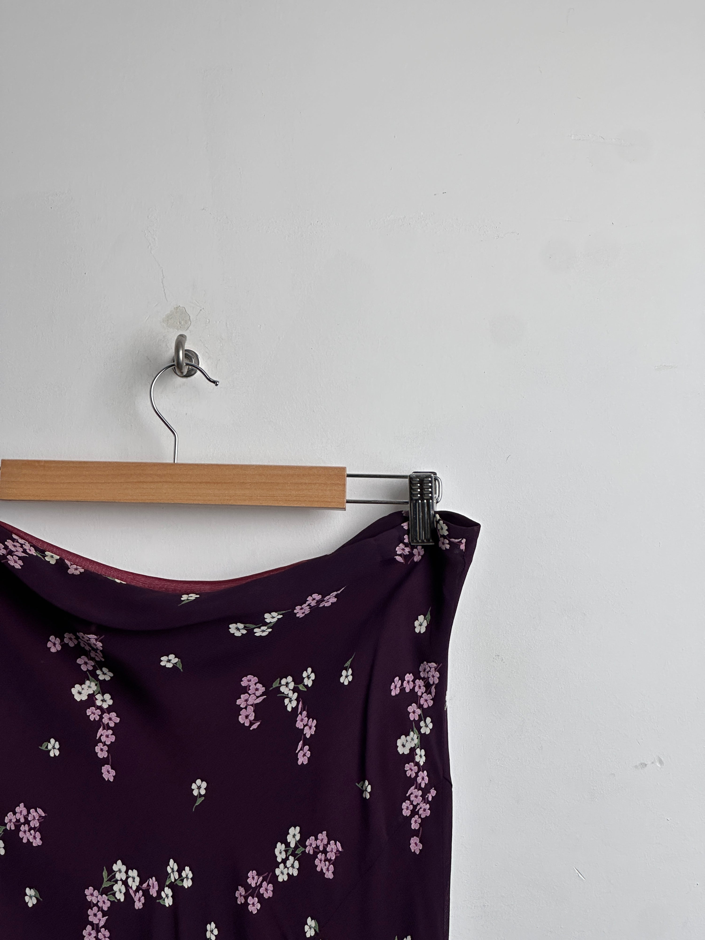 Floral print maxi skirt in plum