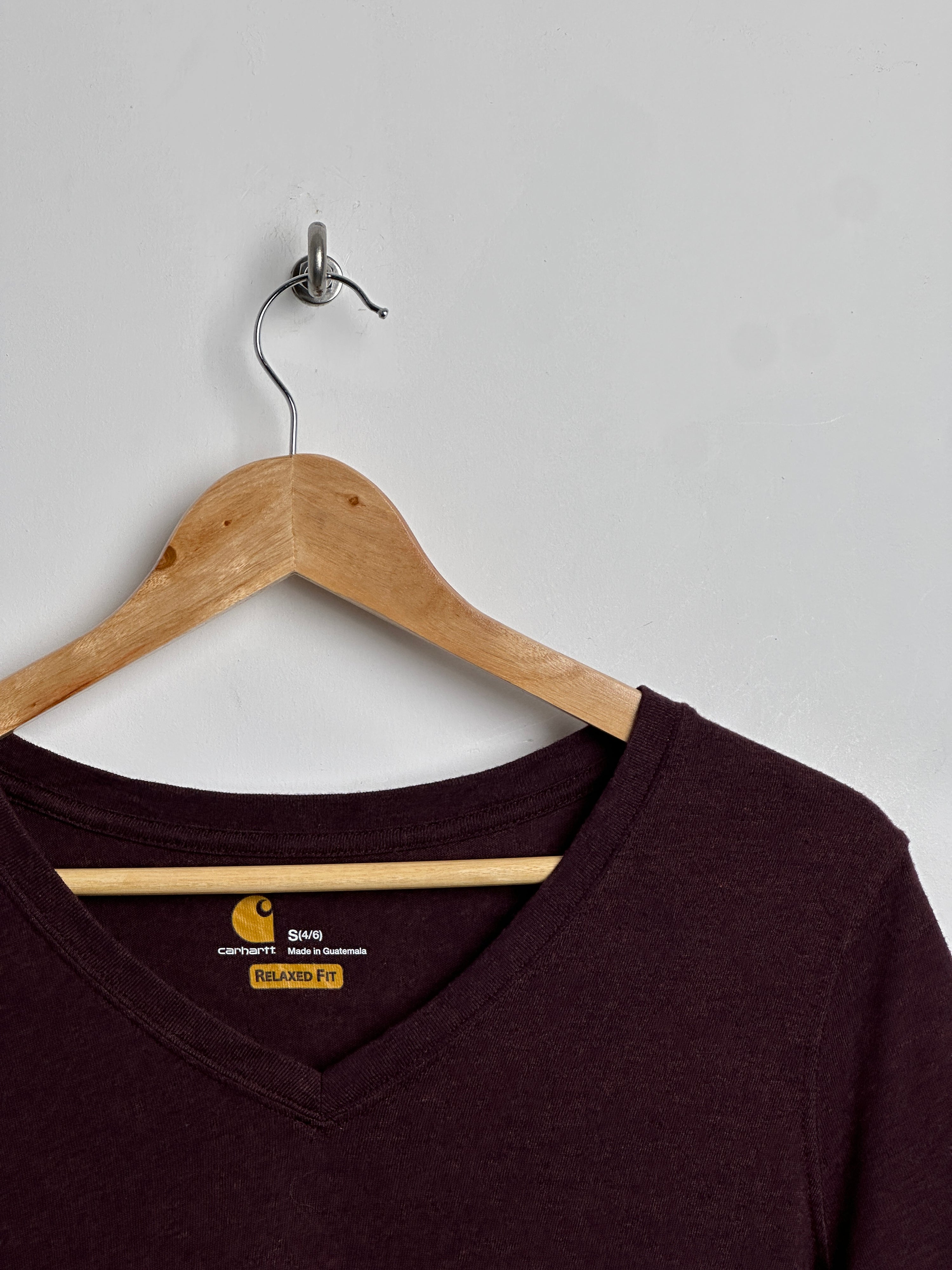 Carhartt maroon v neck tee