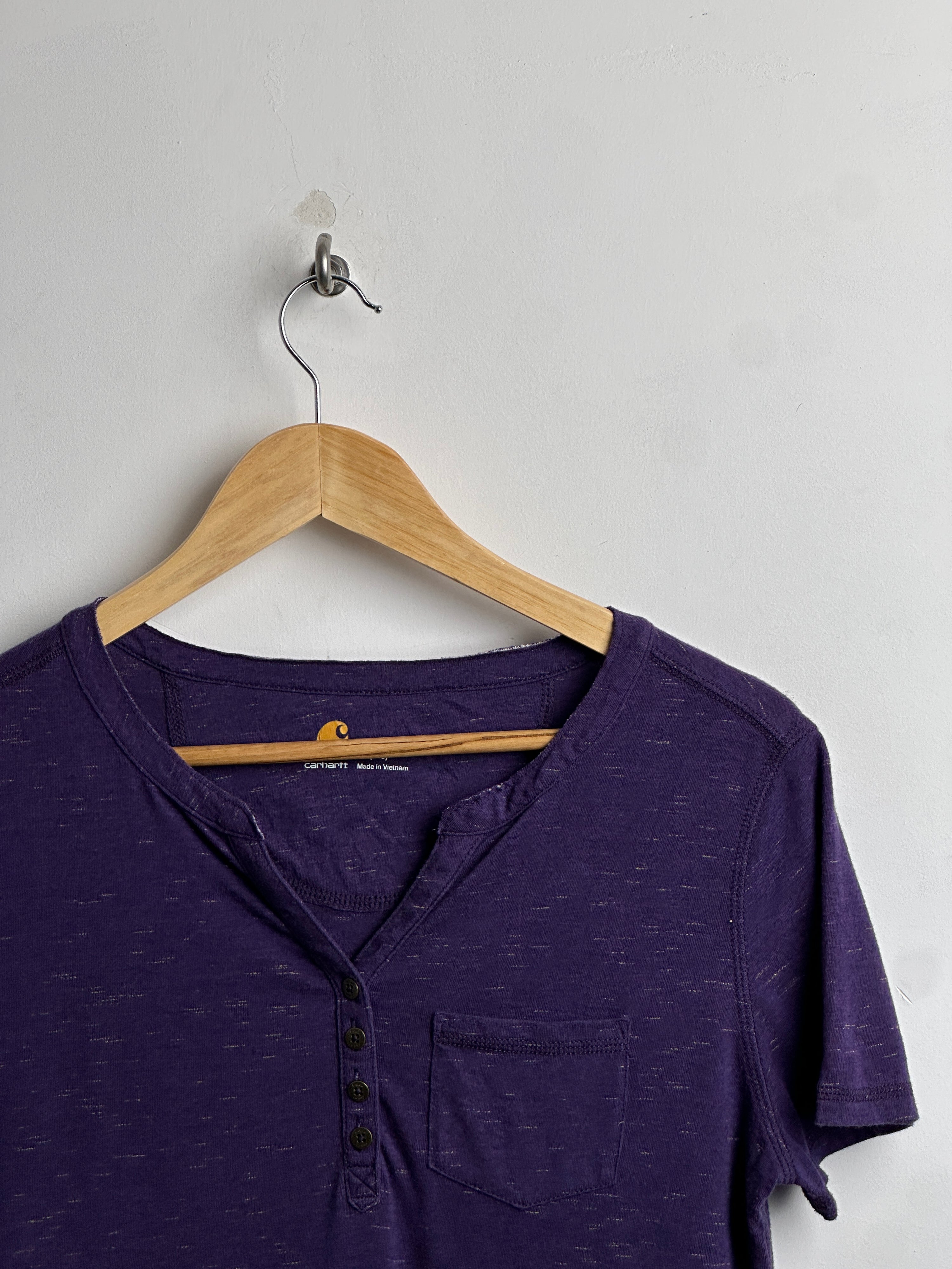 CARHARTT short-sleeve v-neck tee in purple