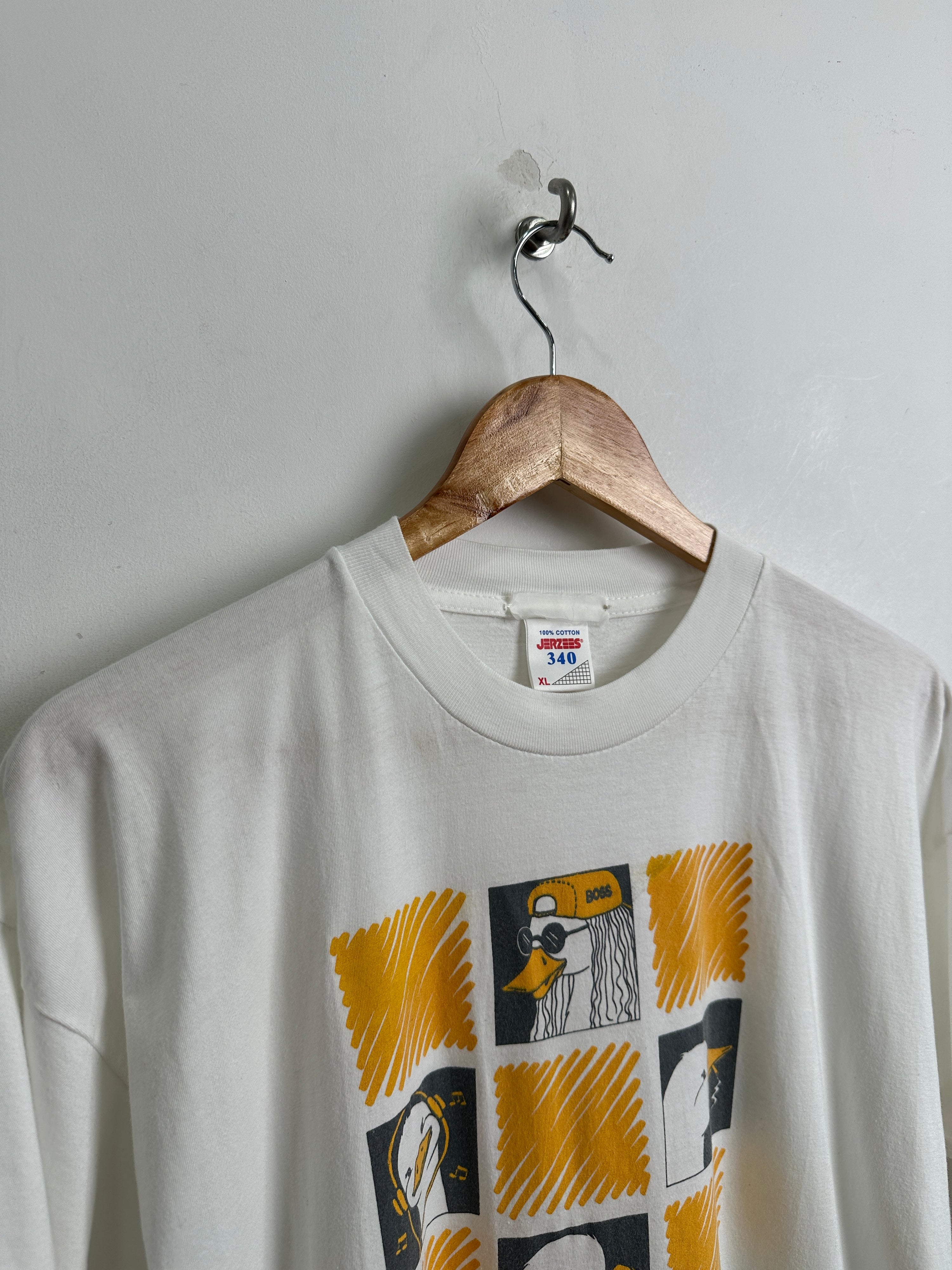 JERZEES short-sleeve graphic duck tee in white