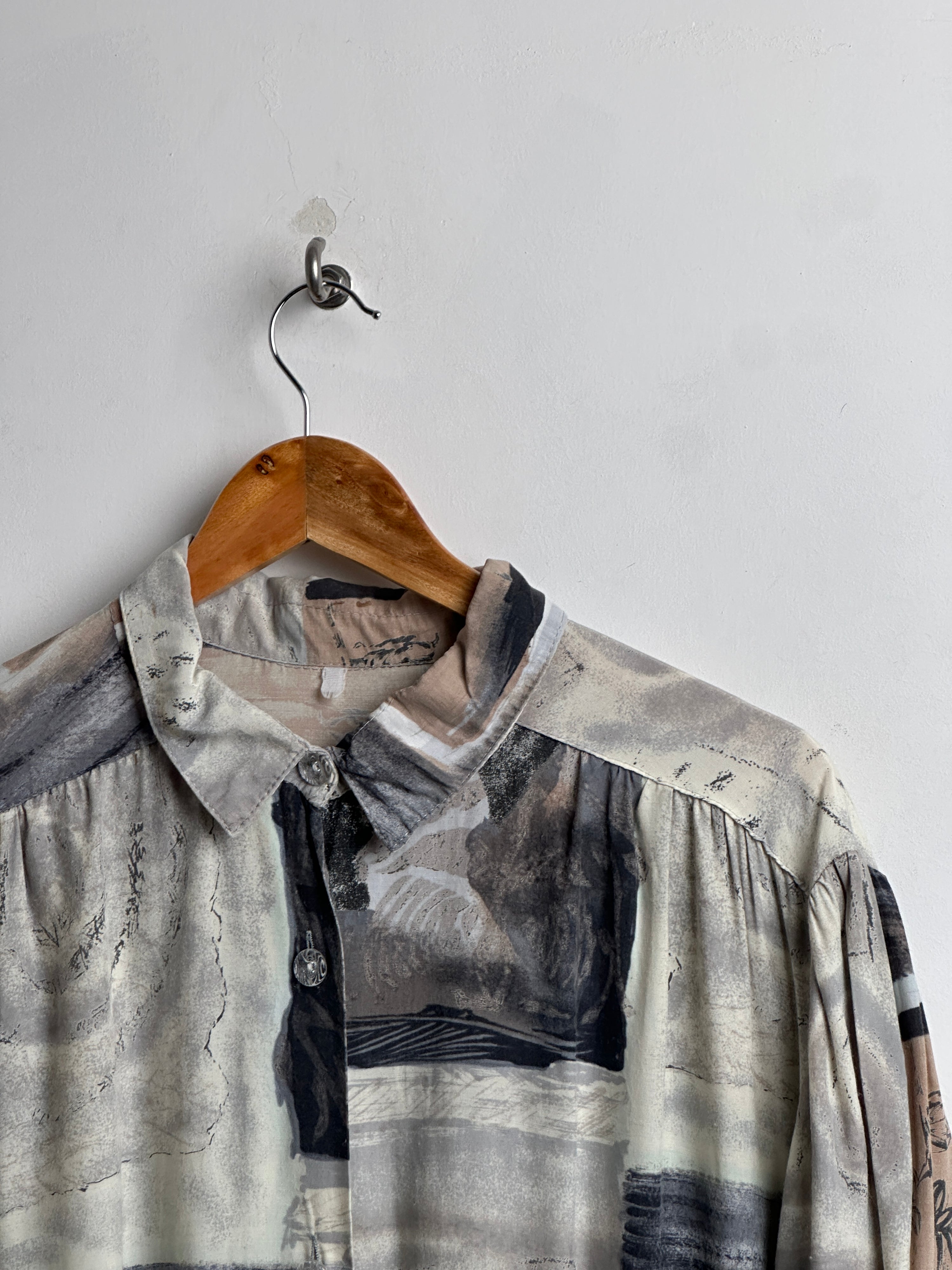 VINTAGE women’s patterned short sleeved shirt