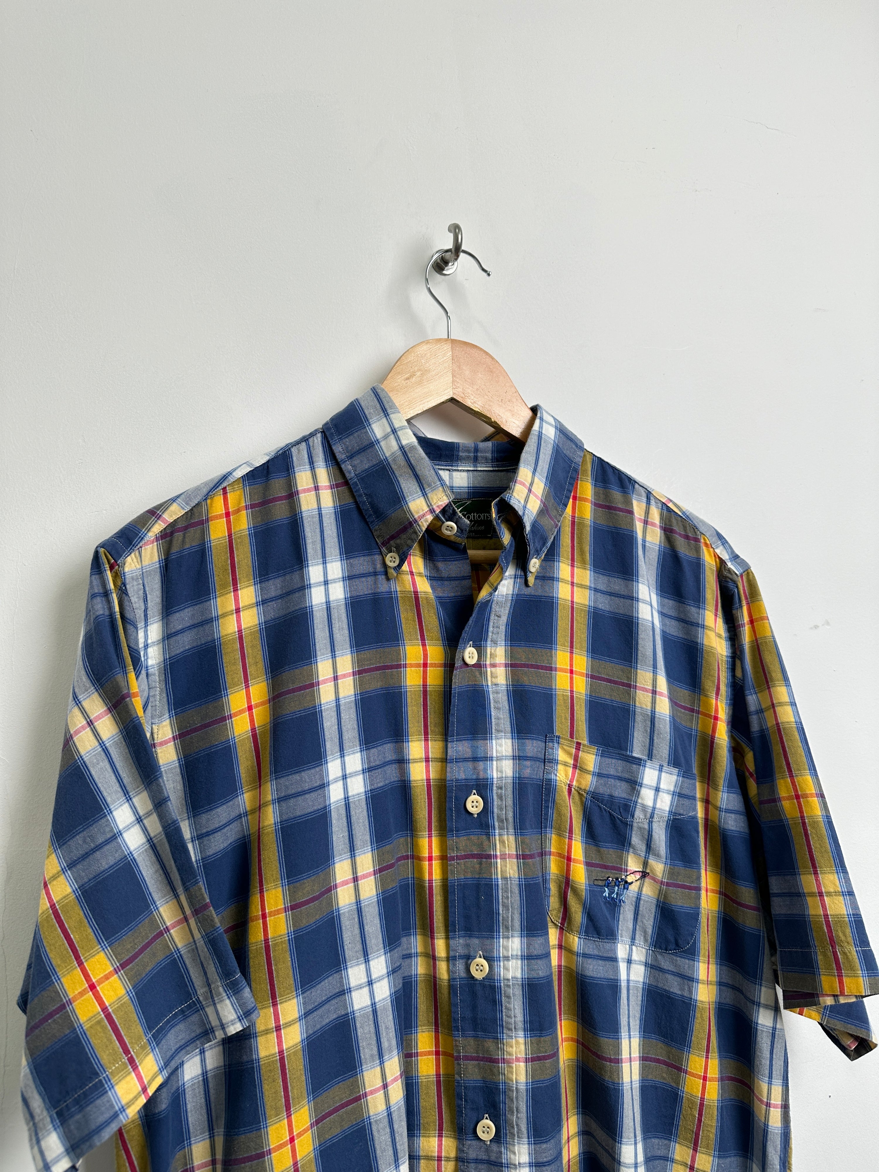 Henry Cotton’s short-sleeve shirt