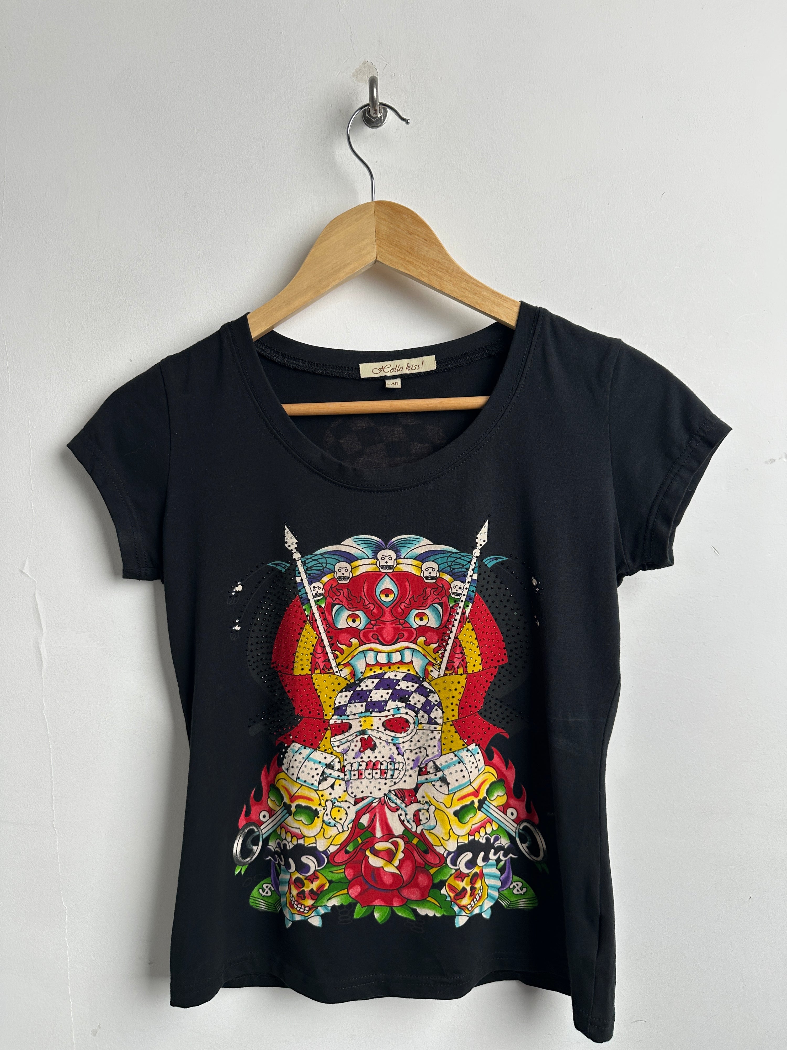 HELLO KISS black short-sleeve top
