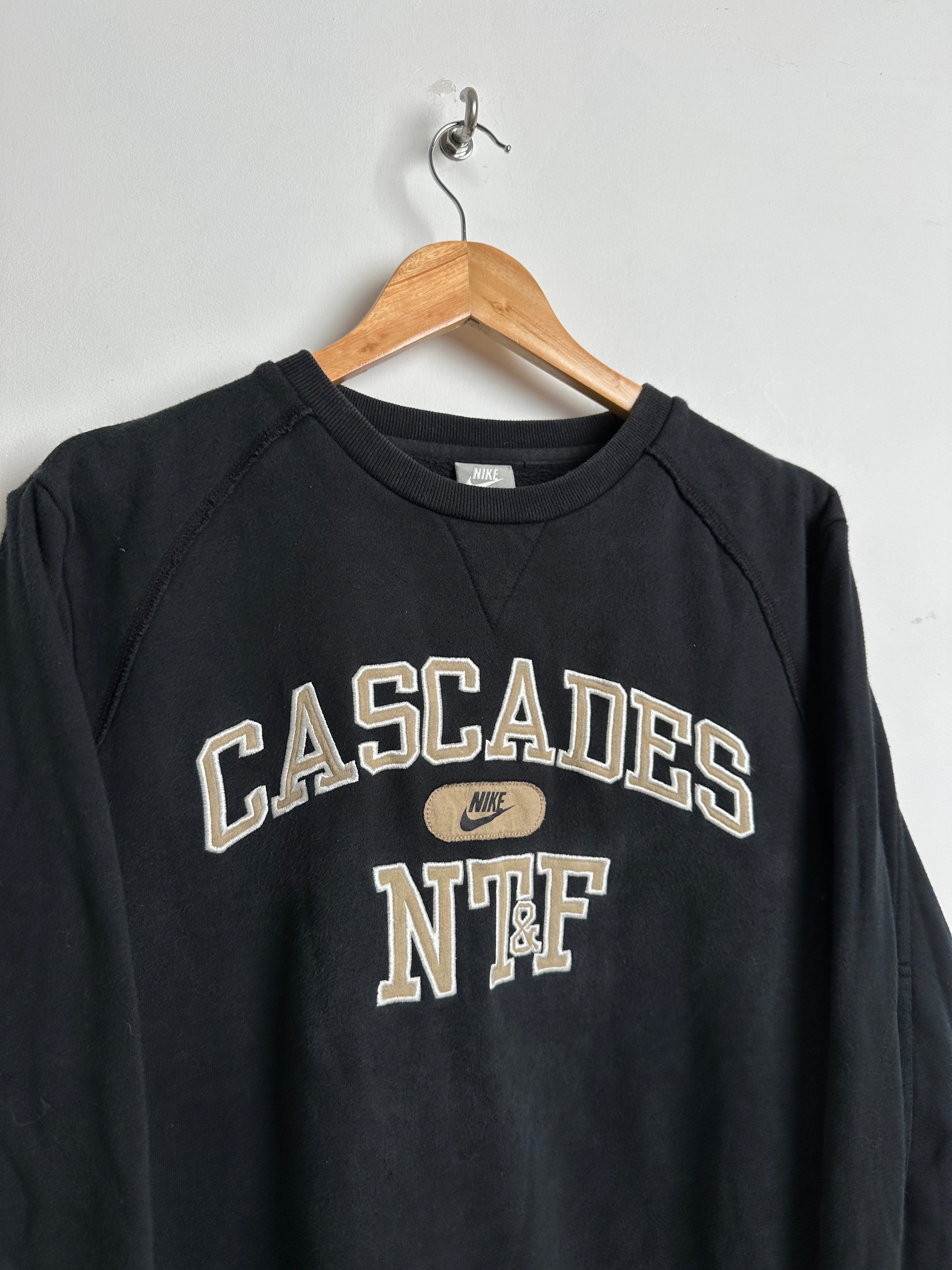 NIKE CASCADES crew neck sweater in black