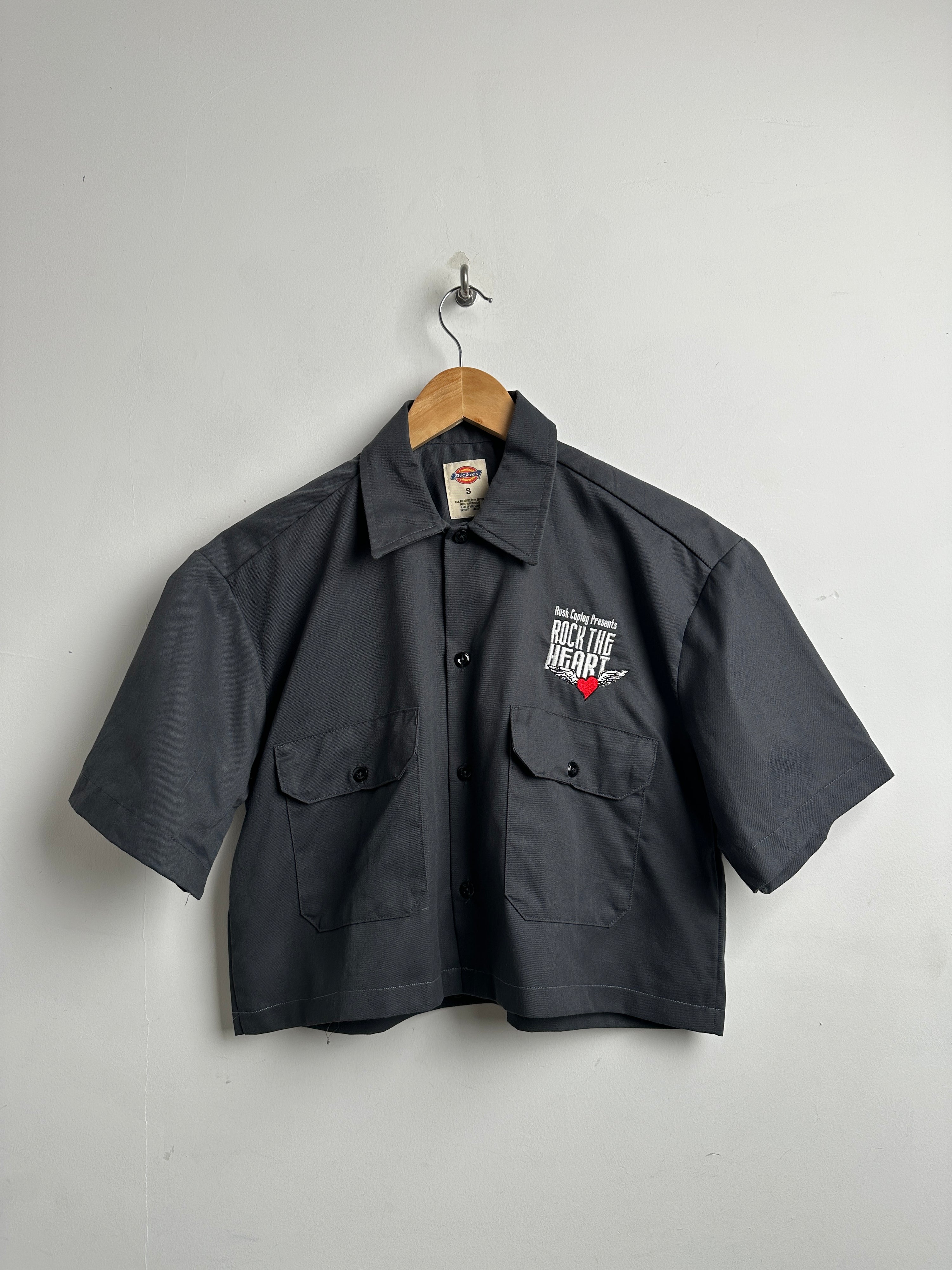 DICKIES women’s crop short sleeved shirt in grey