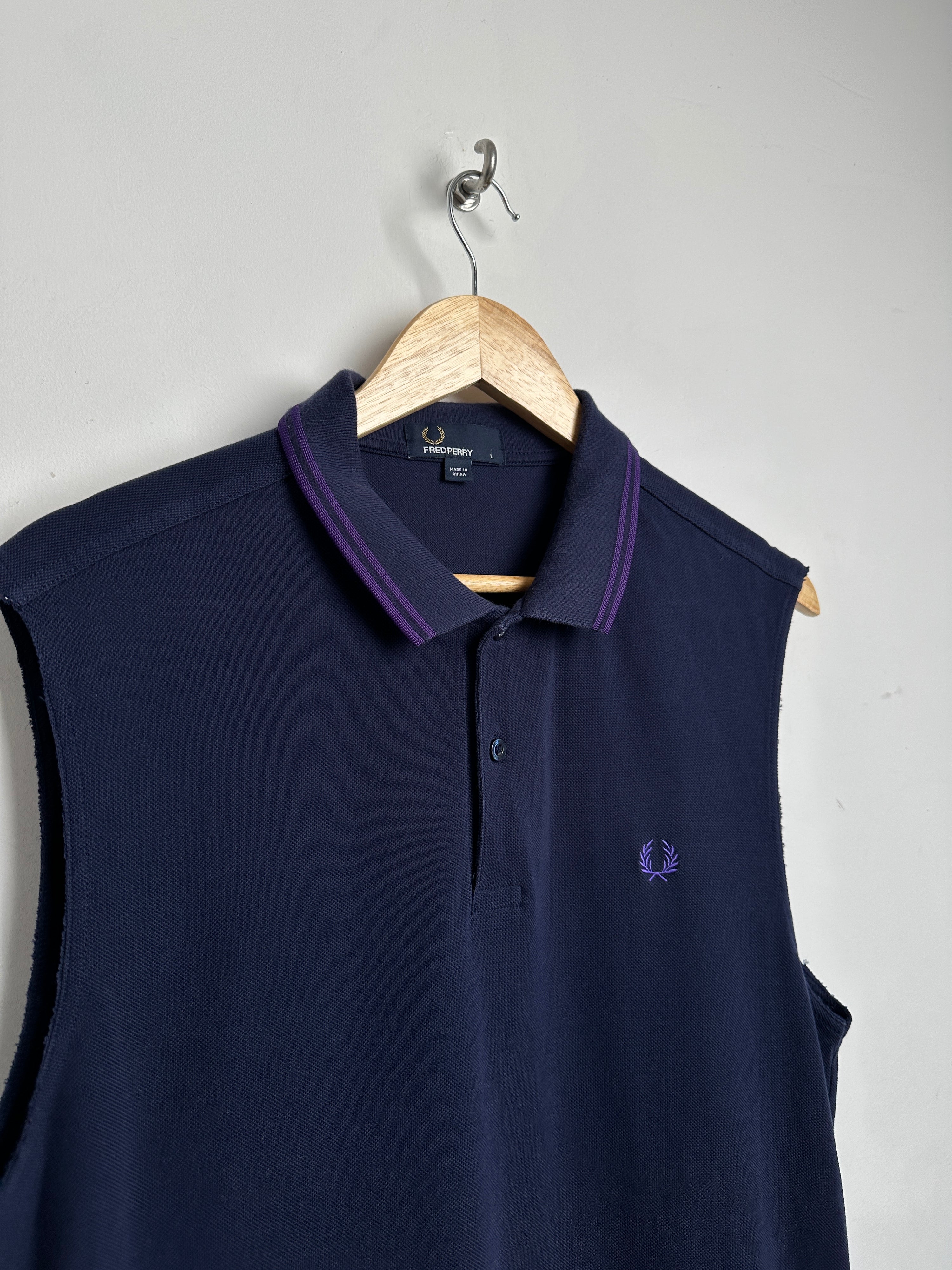 FREDPERRY navy cut off