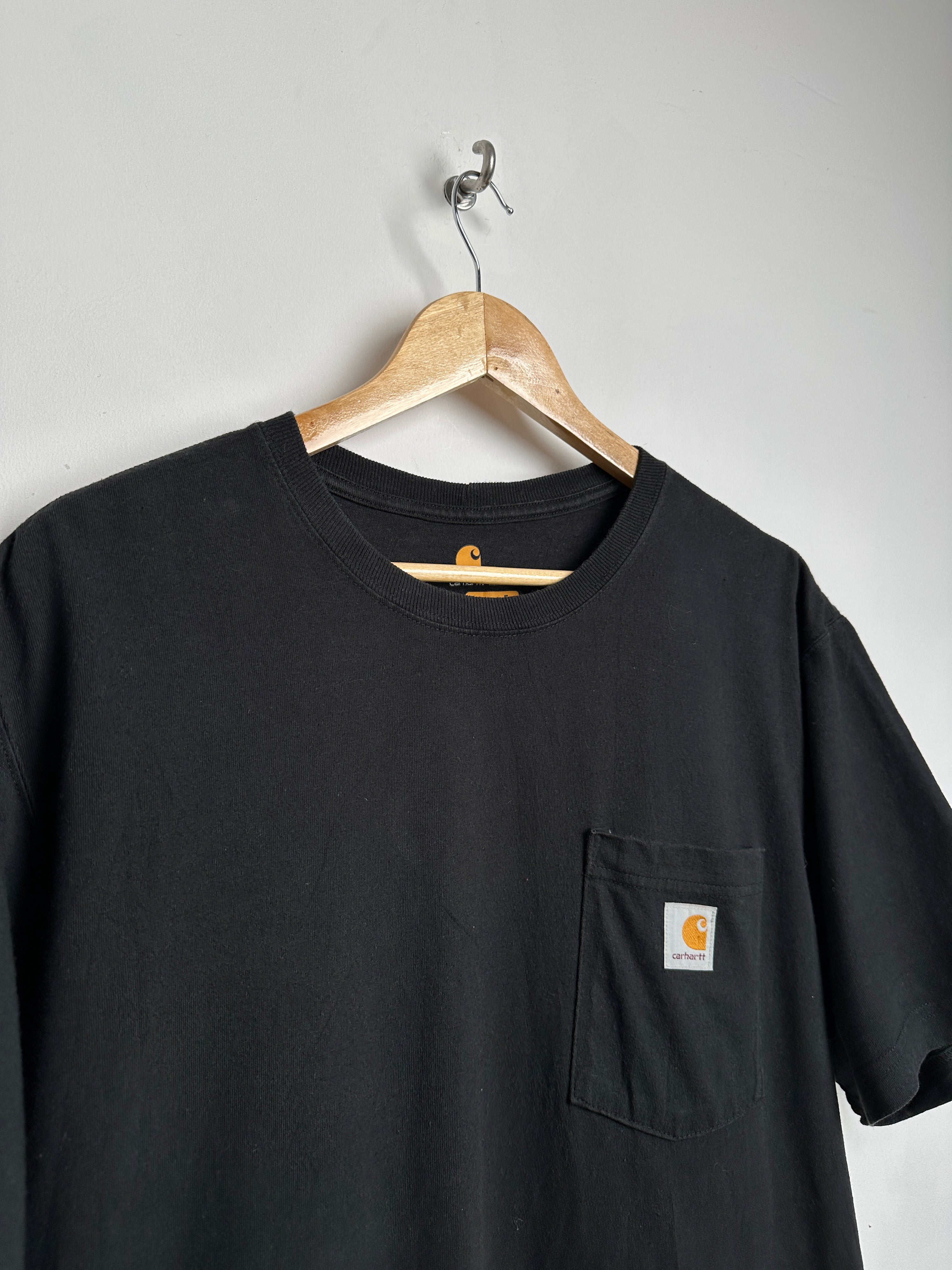 Carhartt tee in black