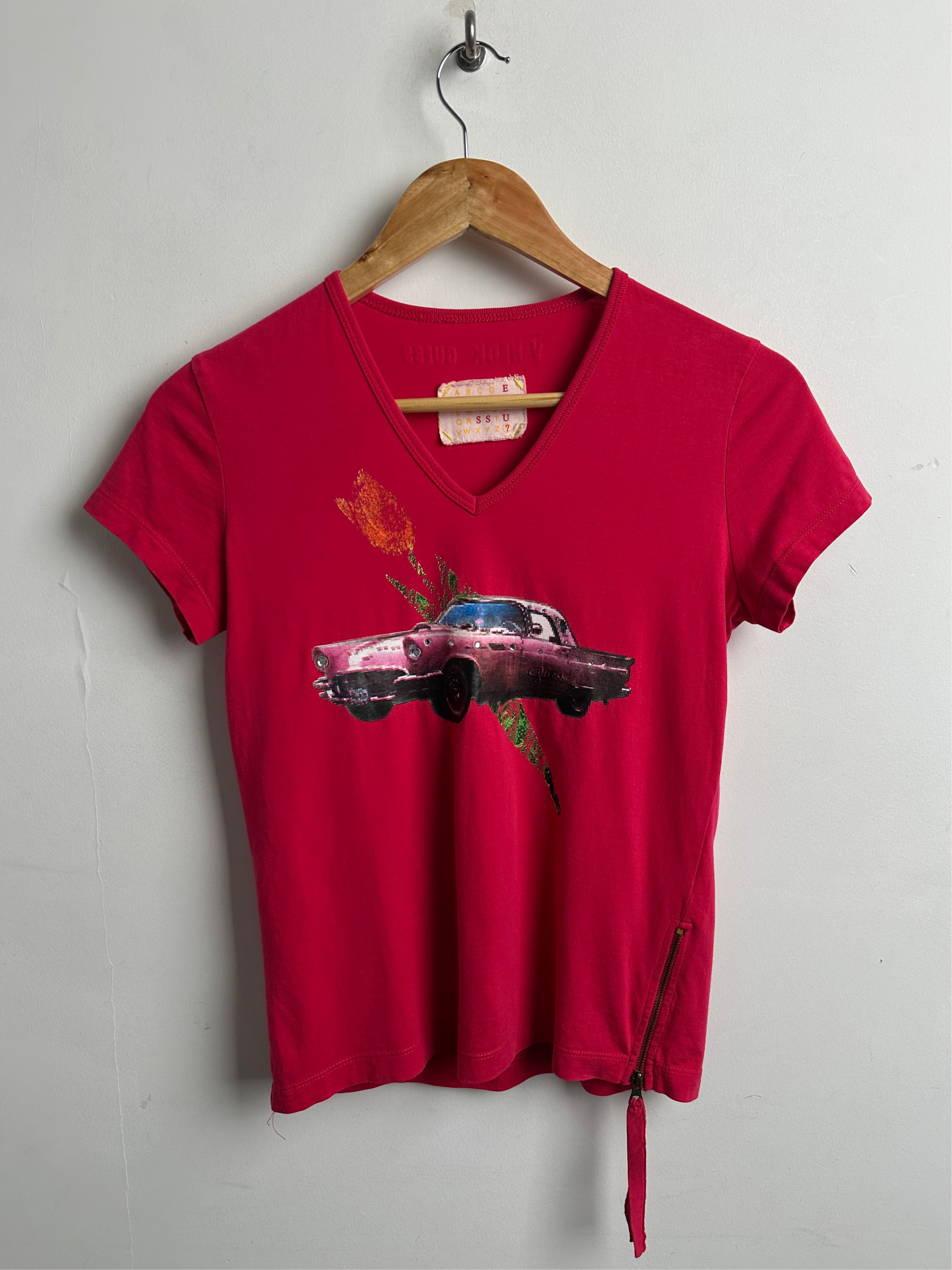 GUESS v-neck Short-Sleeve top in pink