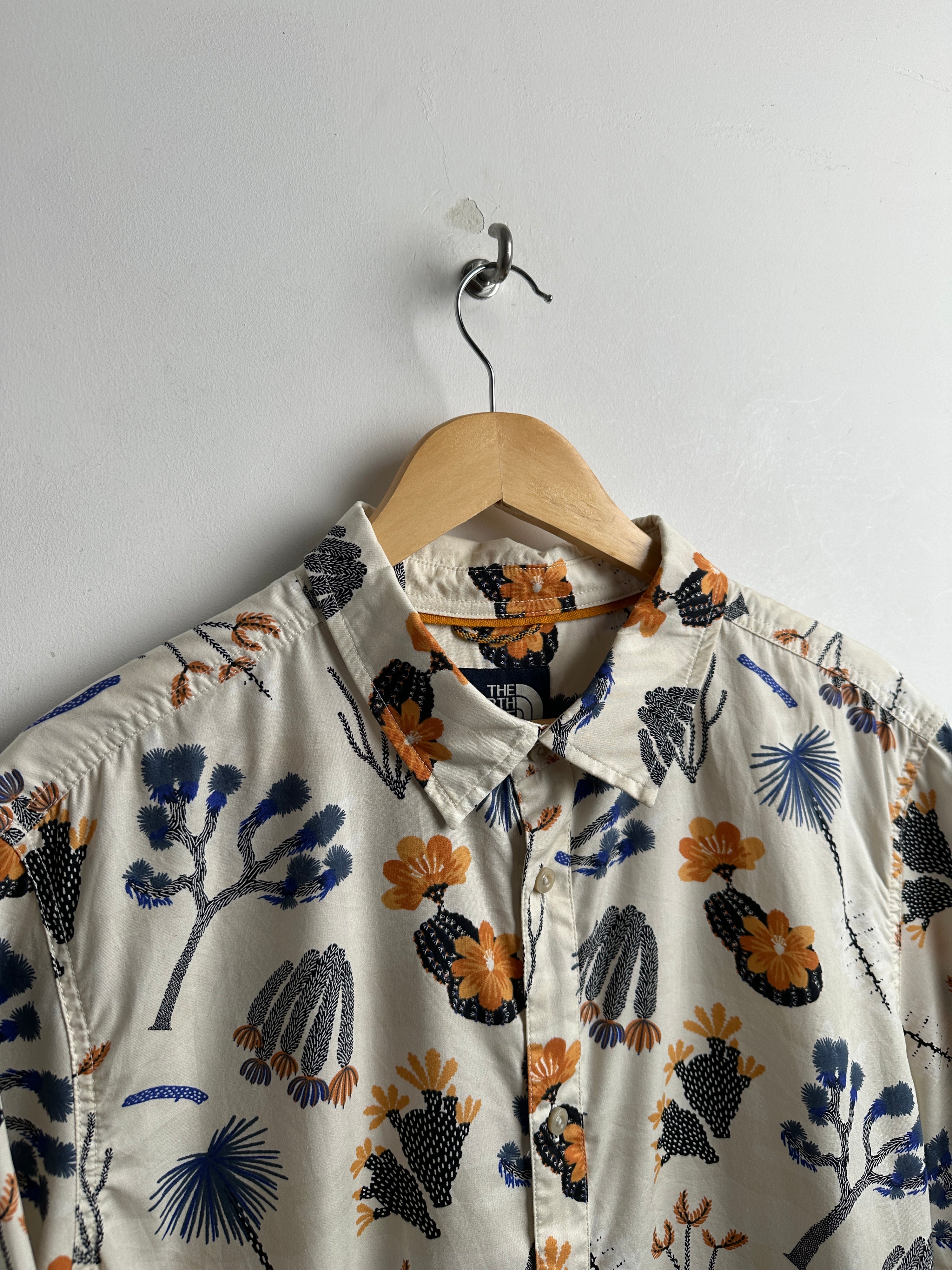 THE NORTH FACE patterned short sleeve shirt