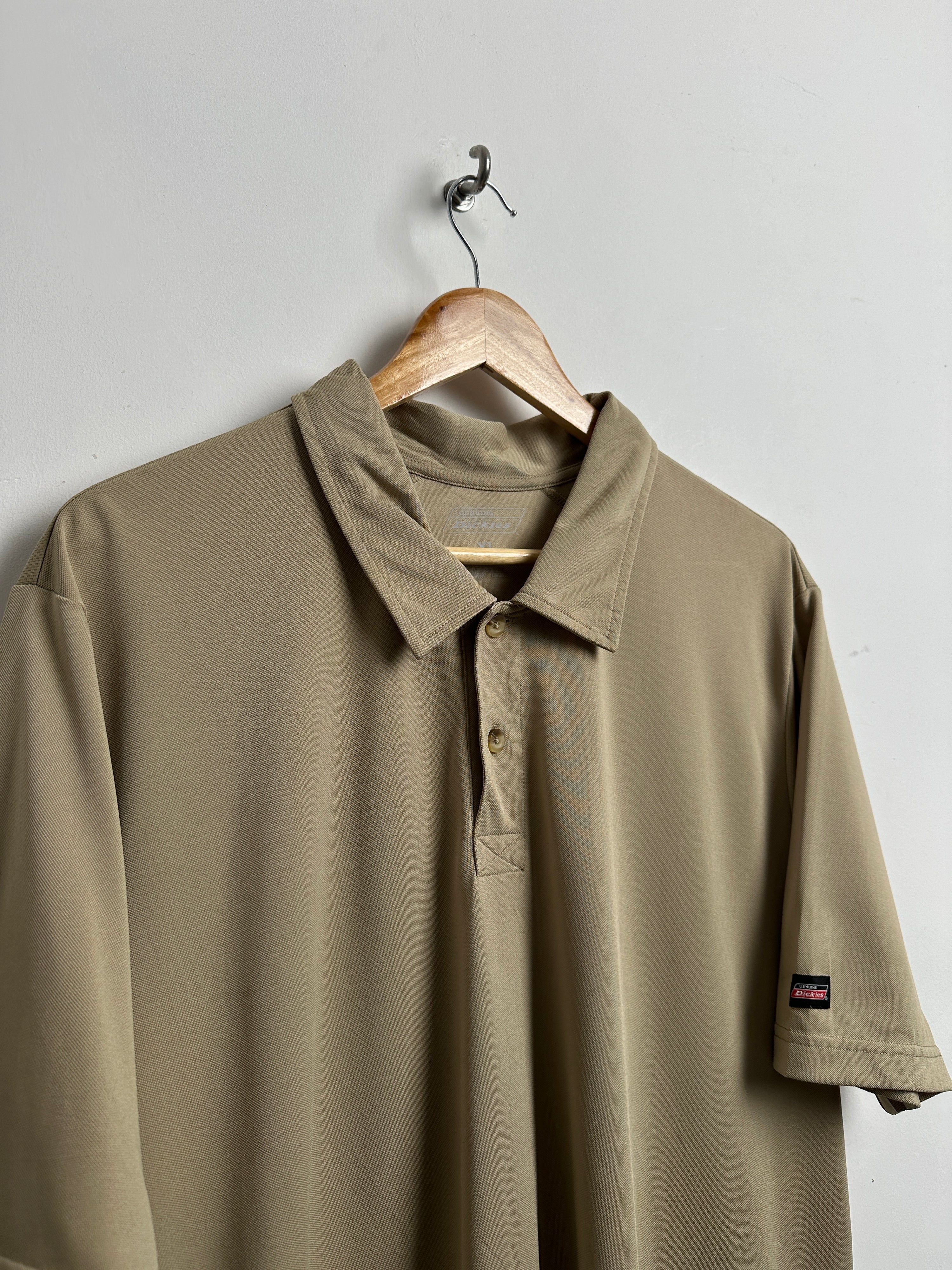 Dickies beige quarter button tee