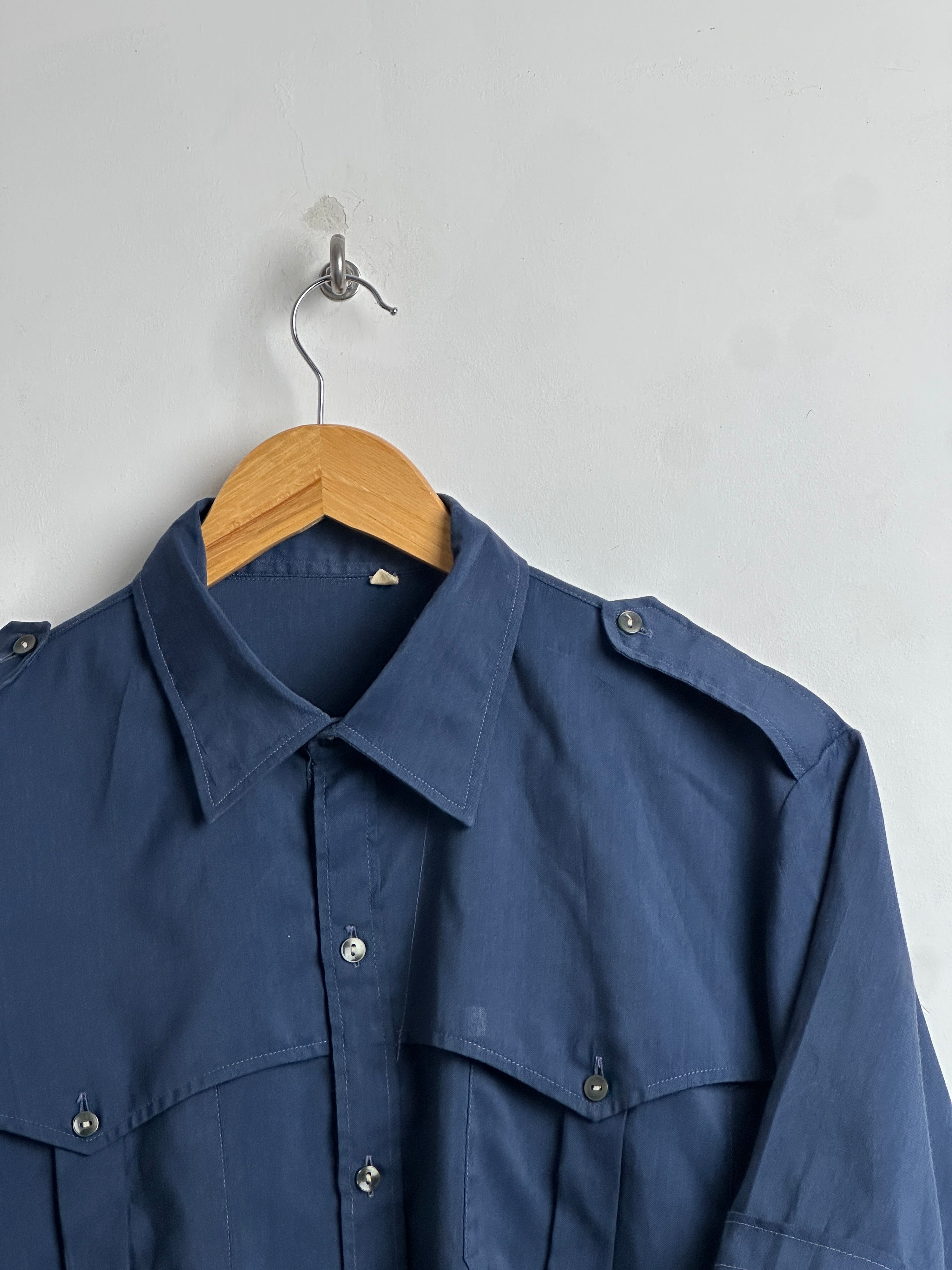 short-sleeve shirt in blue