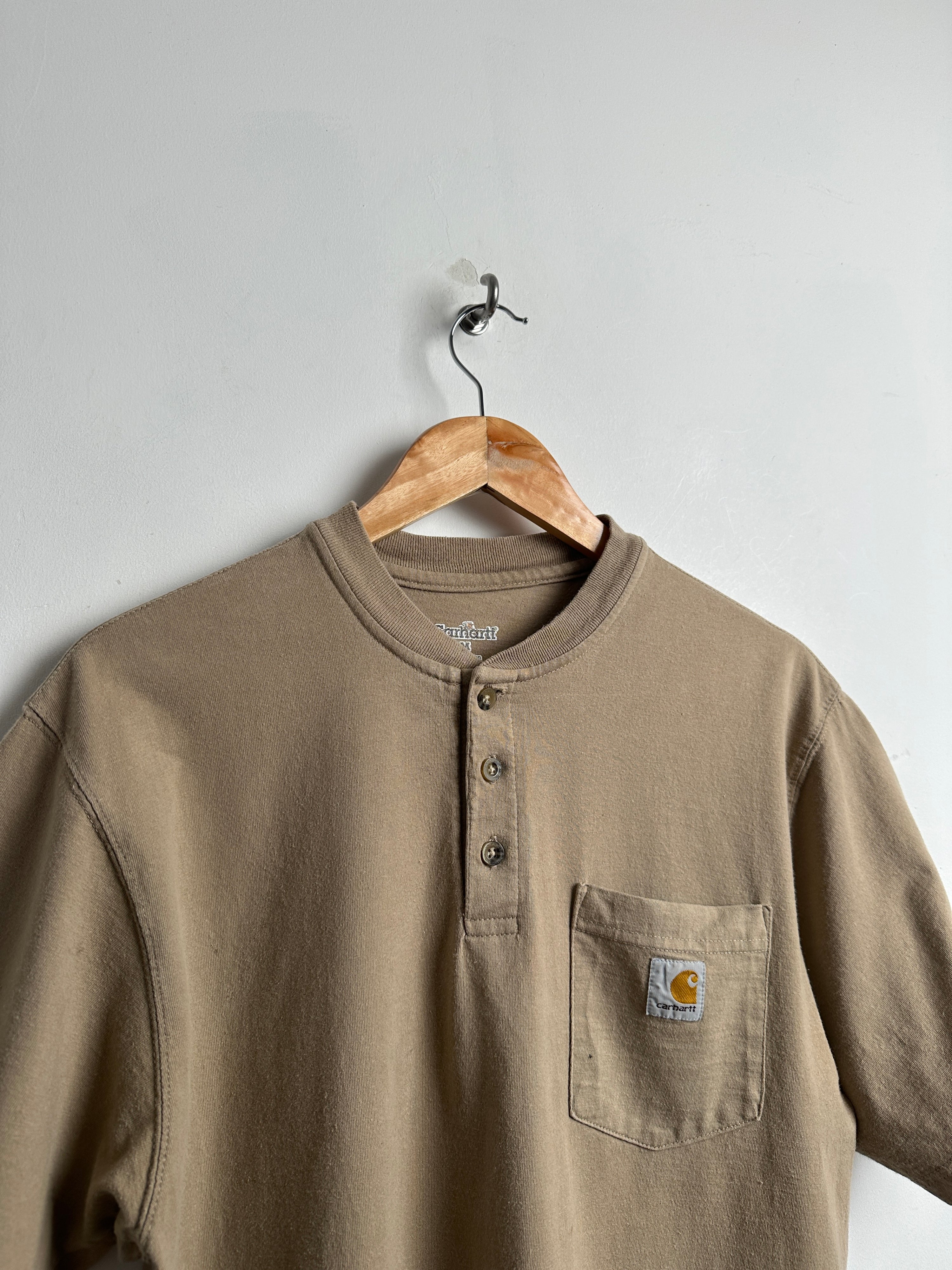 CARHARTT buttoned Short-Sleeve tee in beige with a pocket