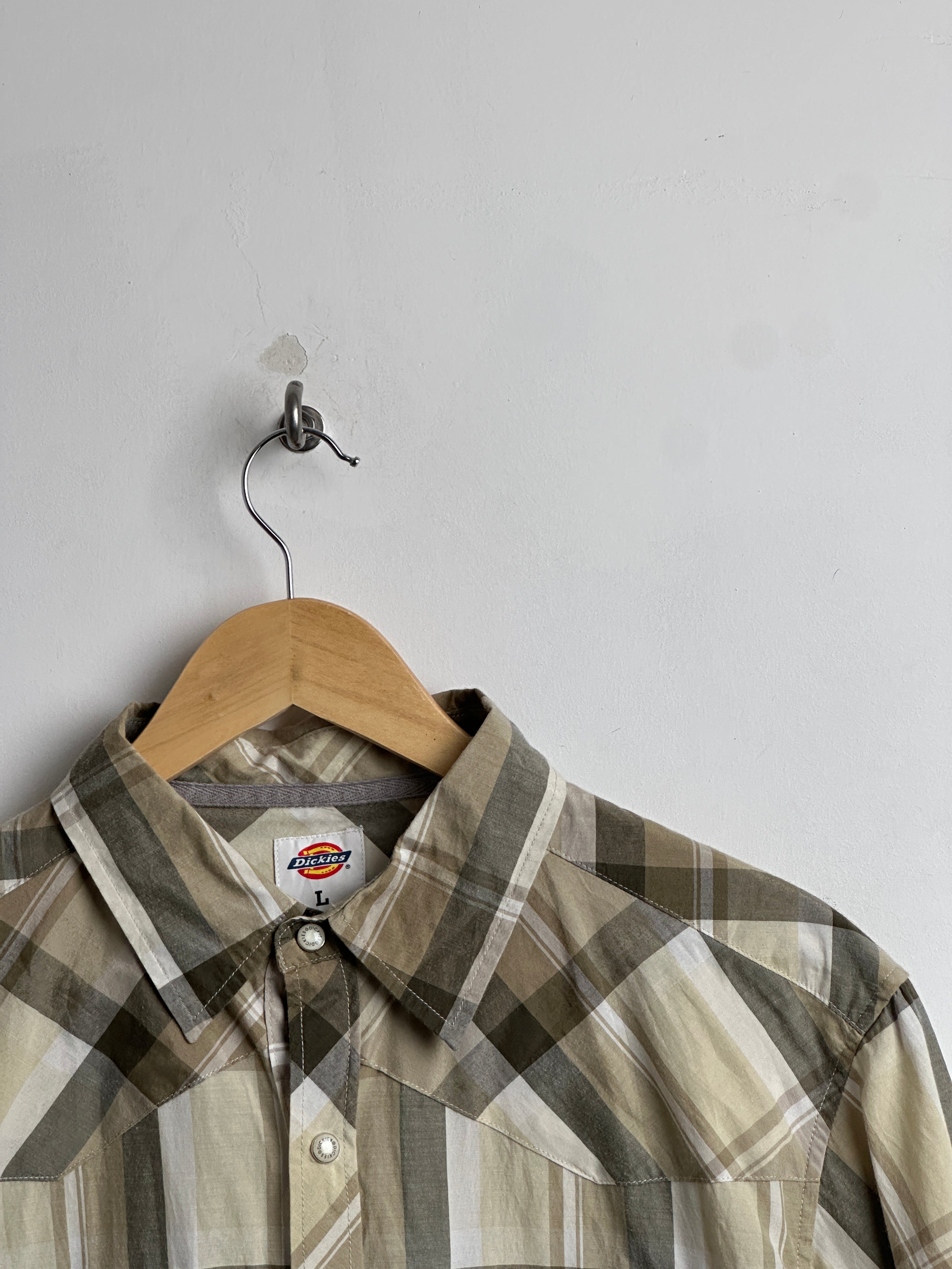 DICKIES plaid short sleeve shirt