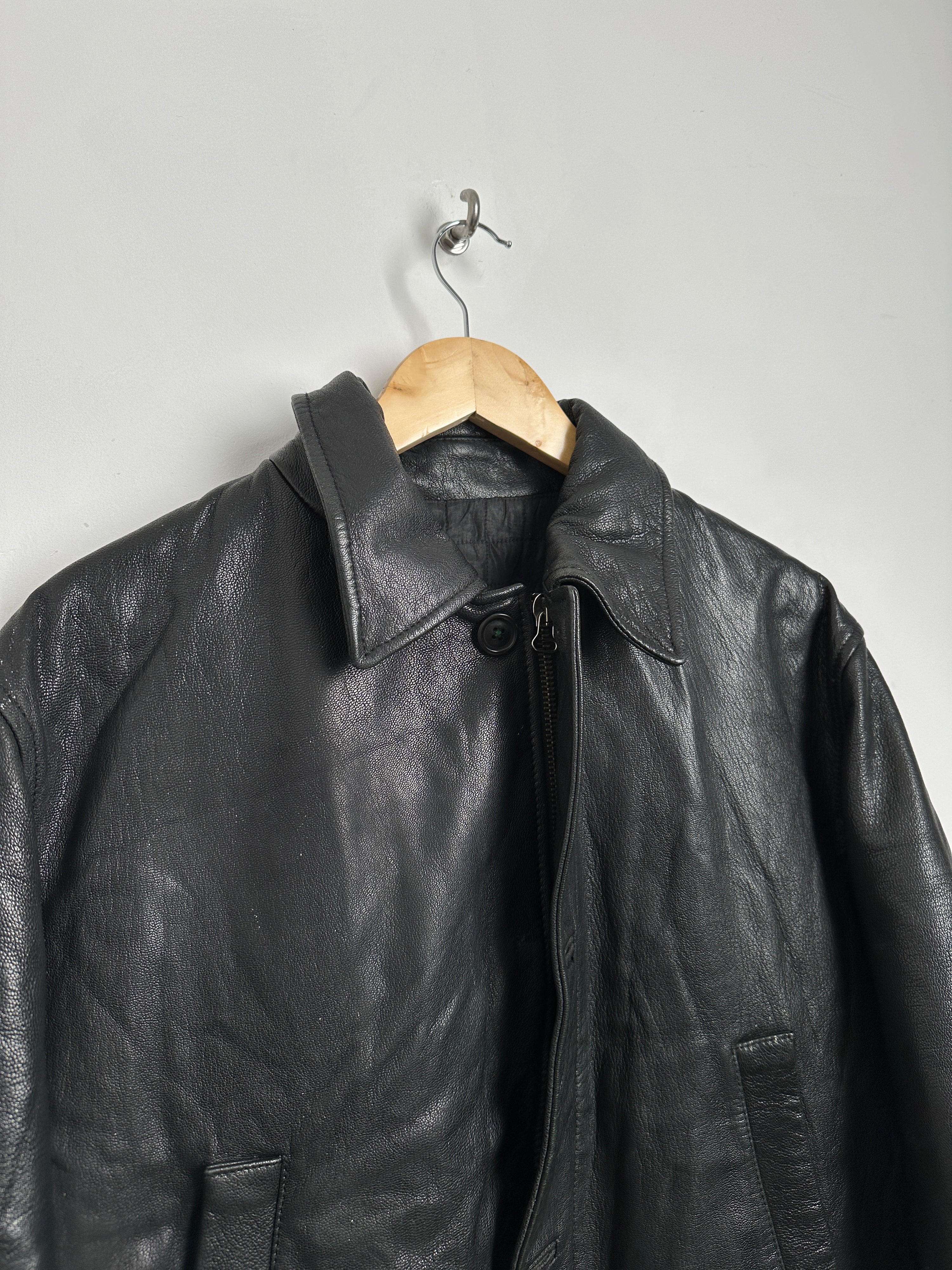 Vintage black leather jacket with zipper - thrift.mt