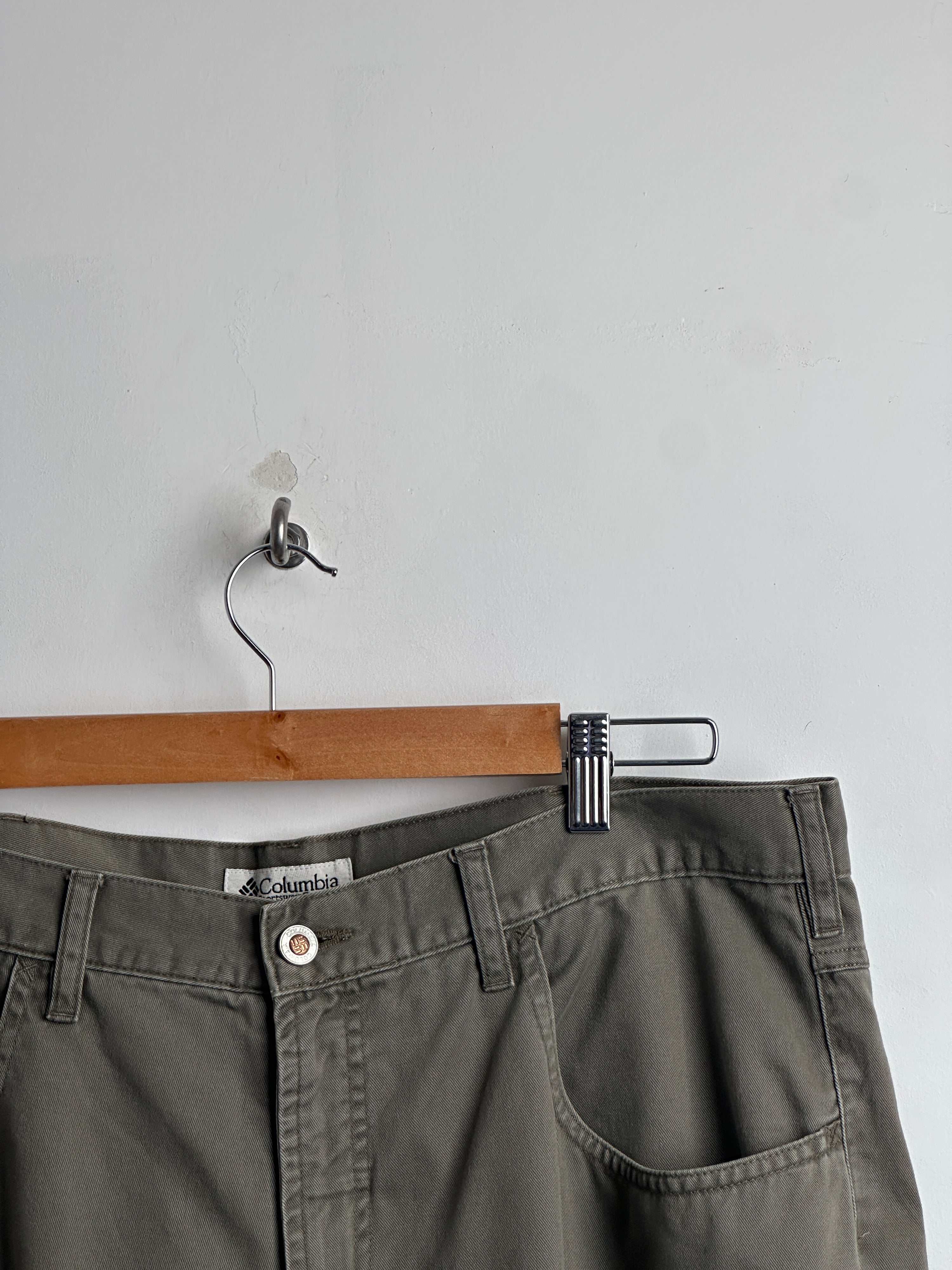 COLUMBIA jorts in green