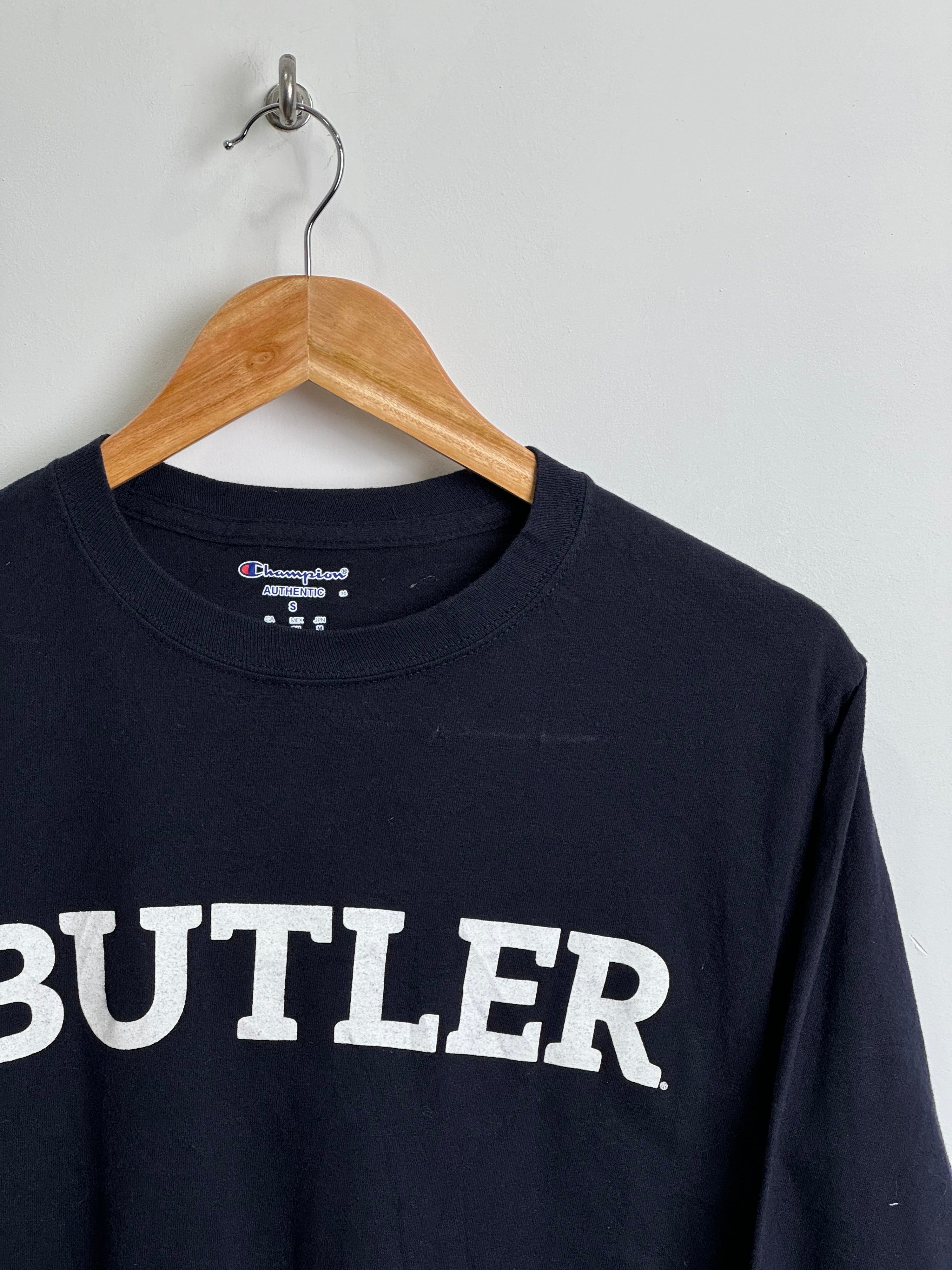 CHAMPION Butler Long-Sleeved Tee in Navy Blue