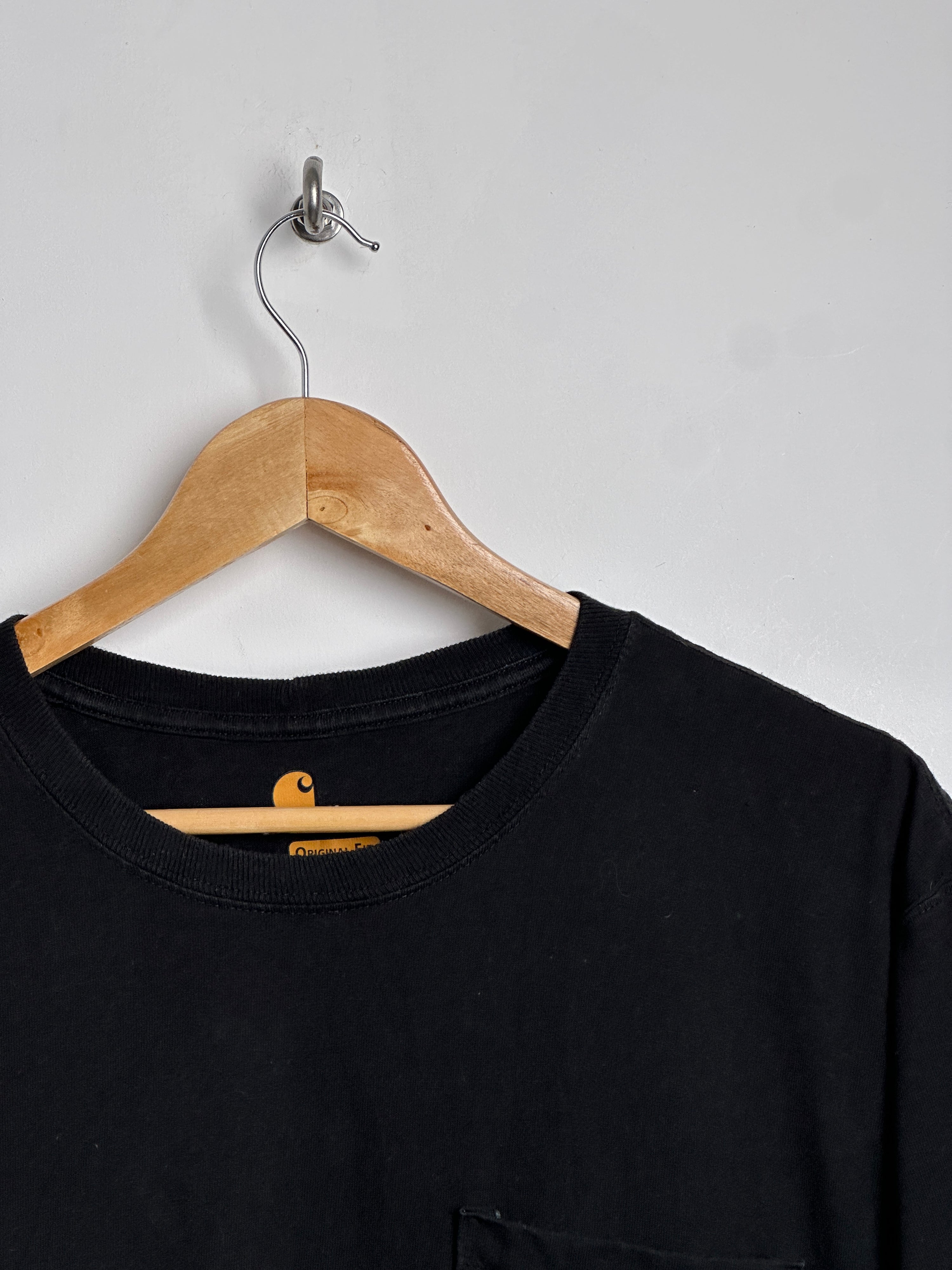 Carhartt tee in black