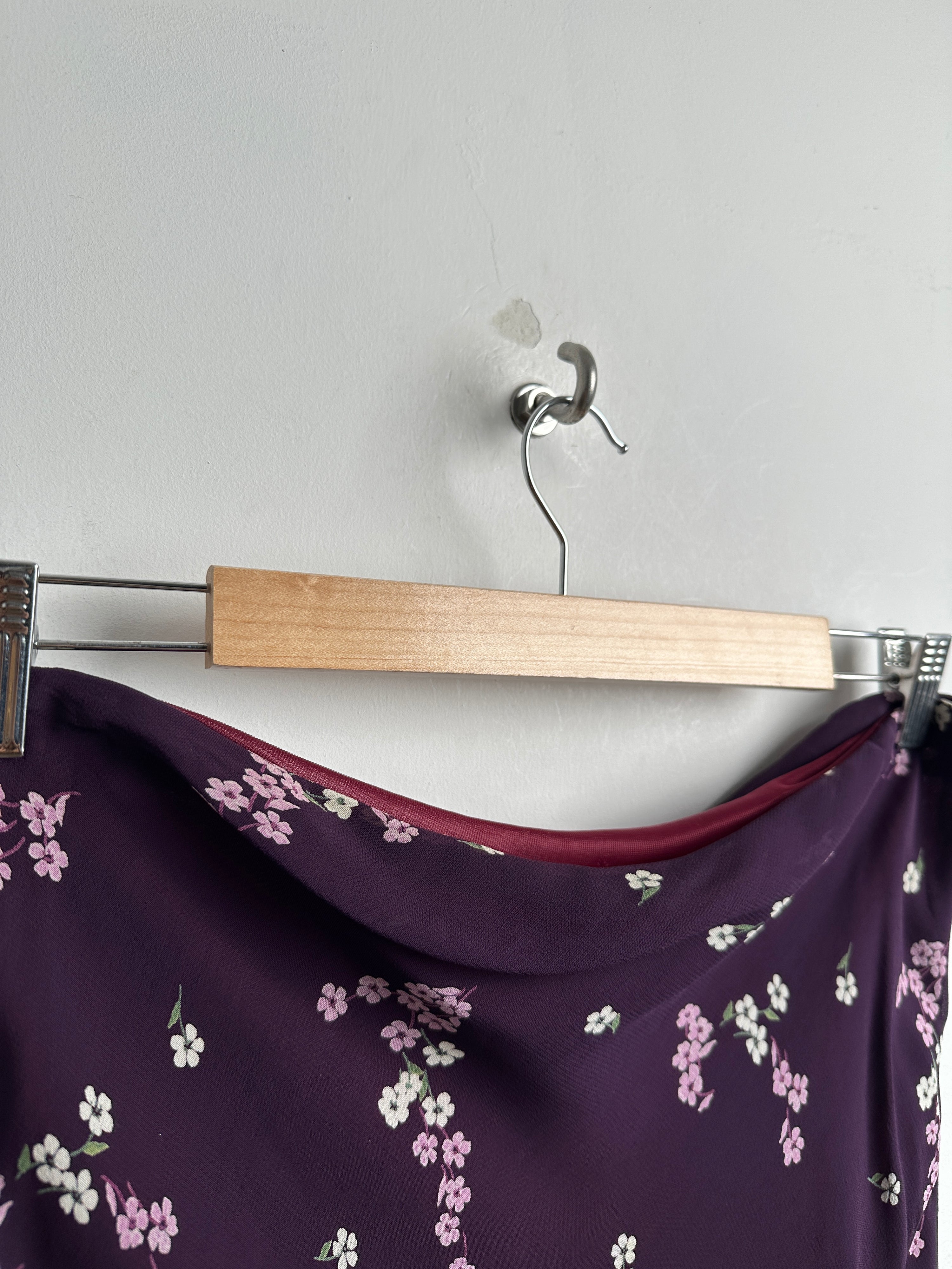 Floral print maxi skirt in plum