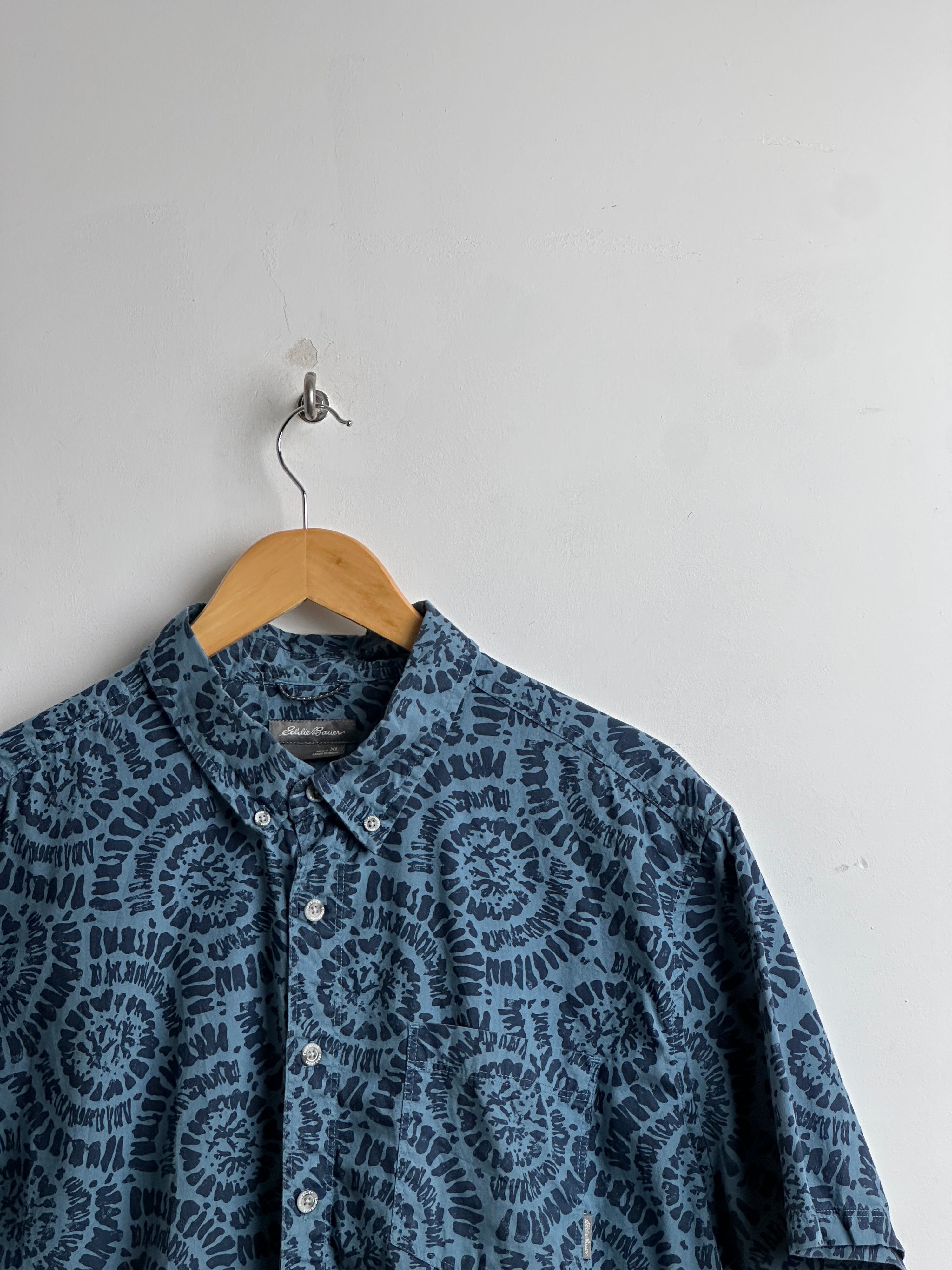 EDDIE BAUER blue short sleeve shirt