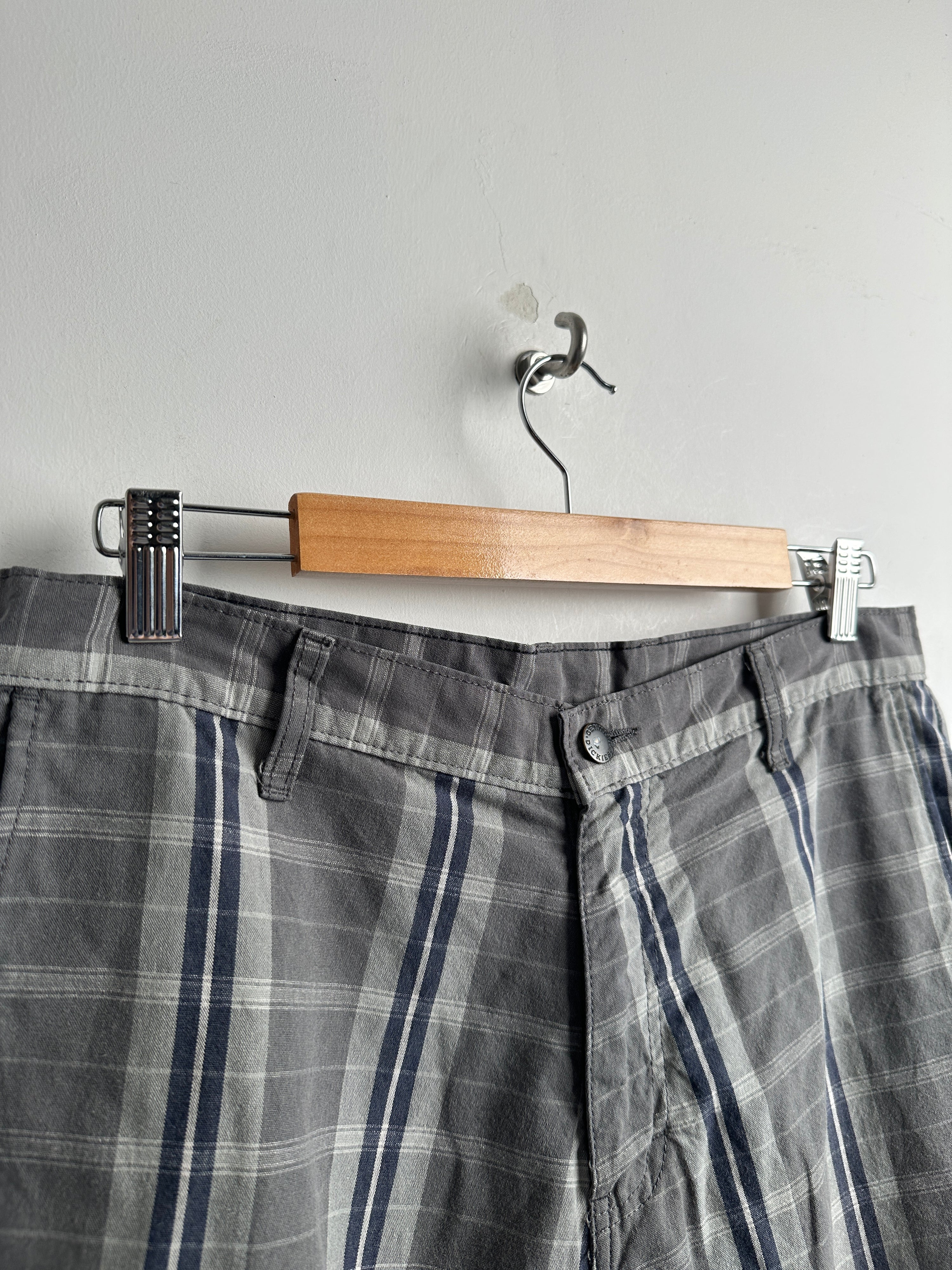 DICKIES plaid jorts