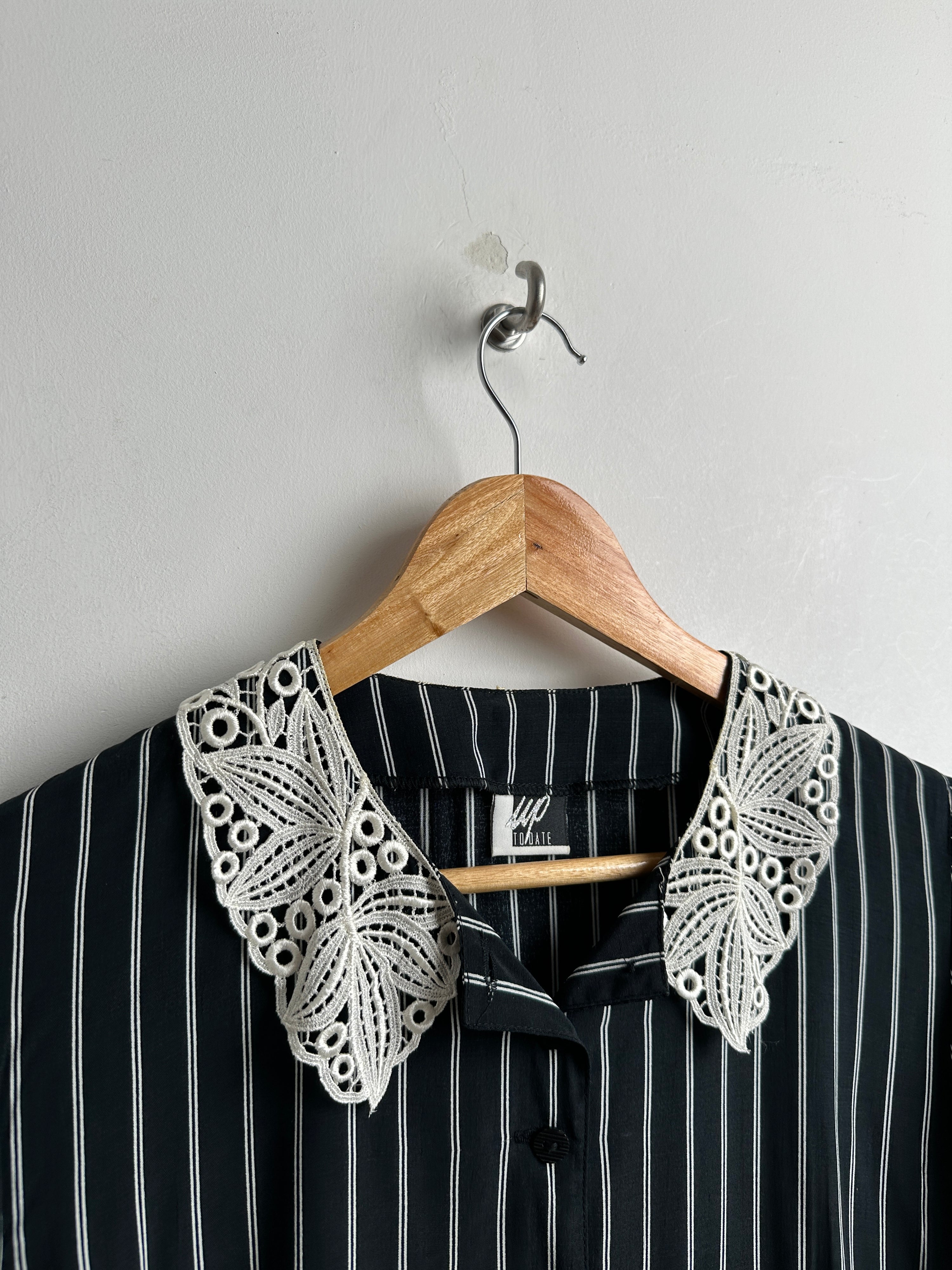 UP TO DATE puff sleeve top