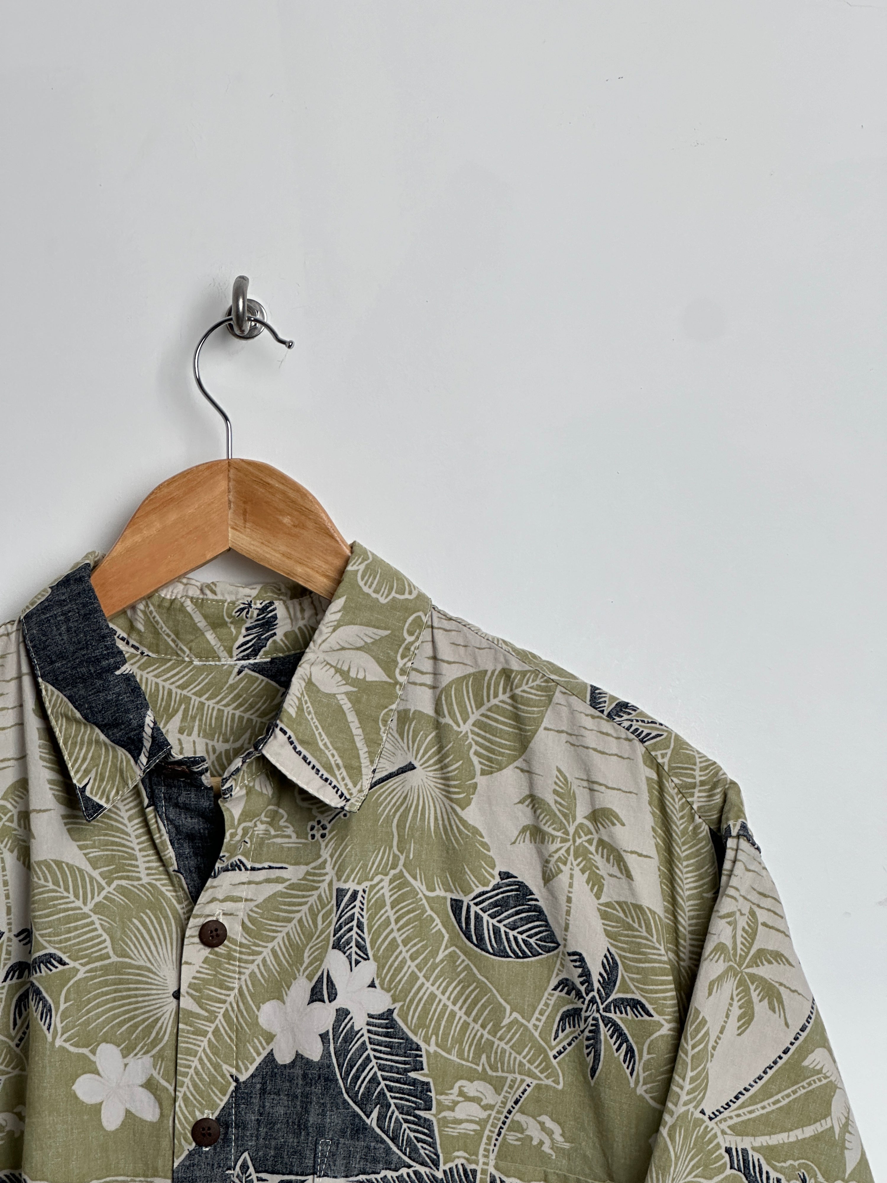 Vintage Hawaiian shirt in green and blue