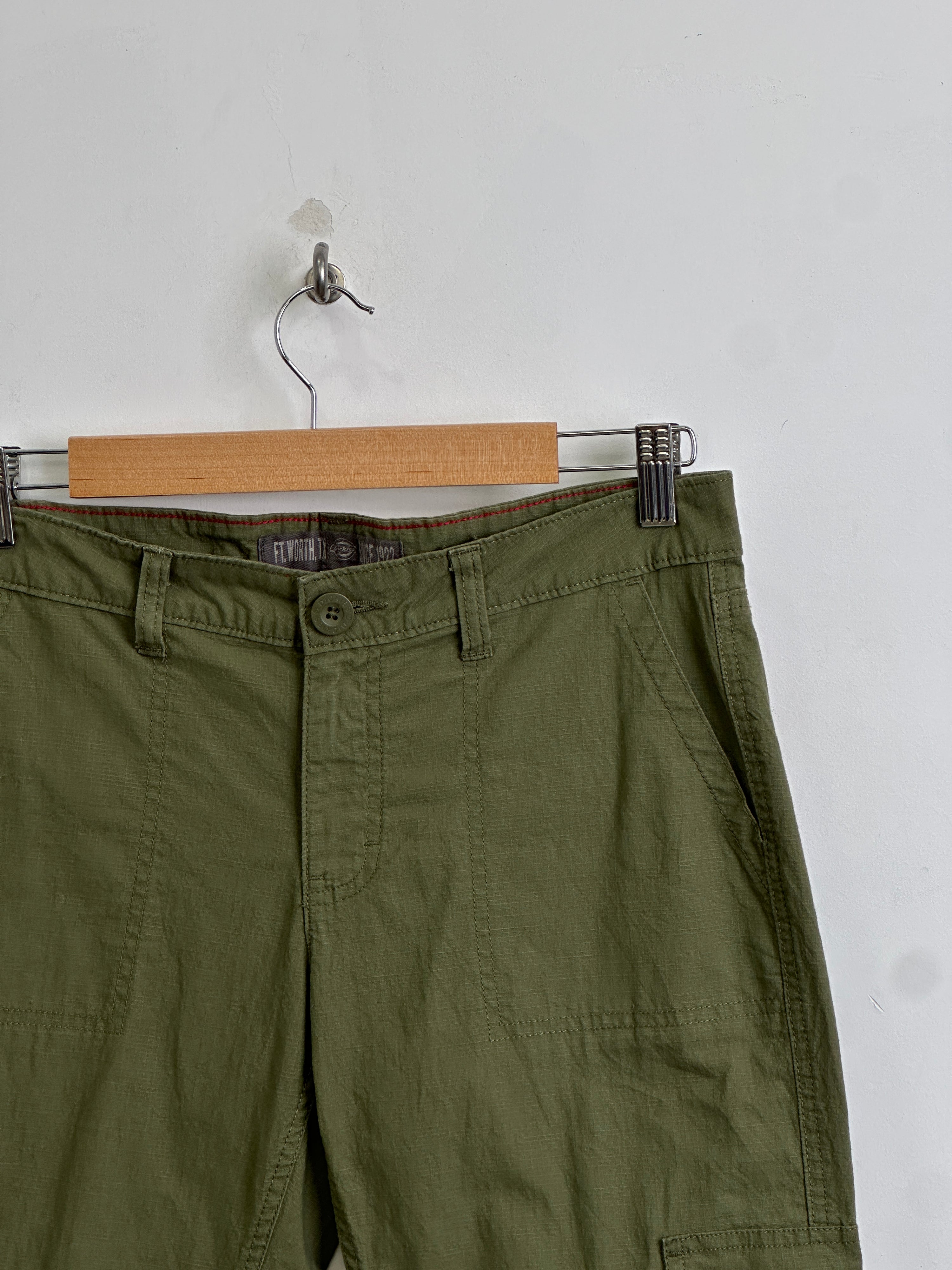 DICKIES cargo jorts in green