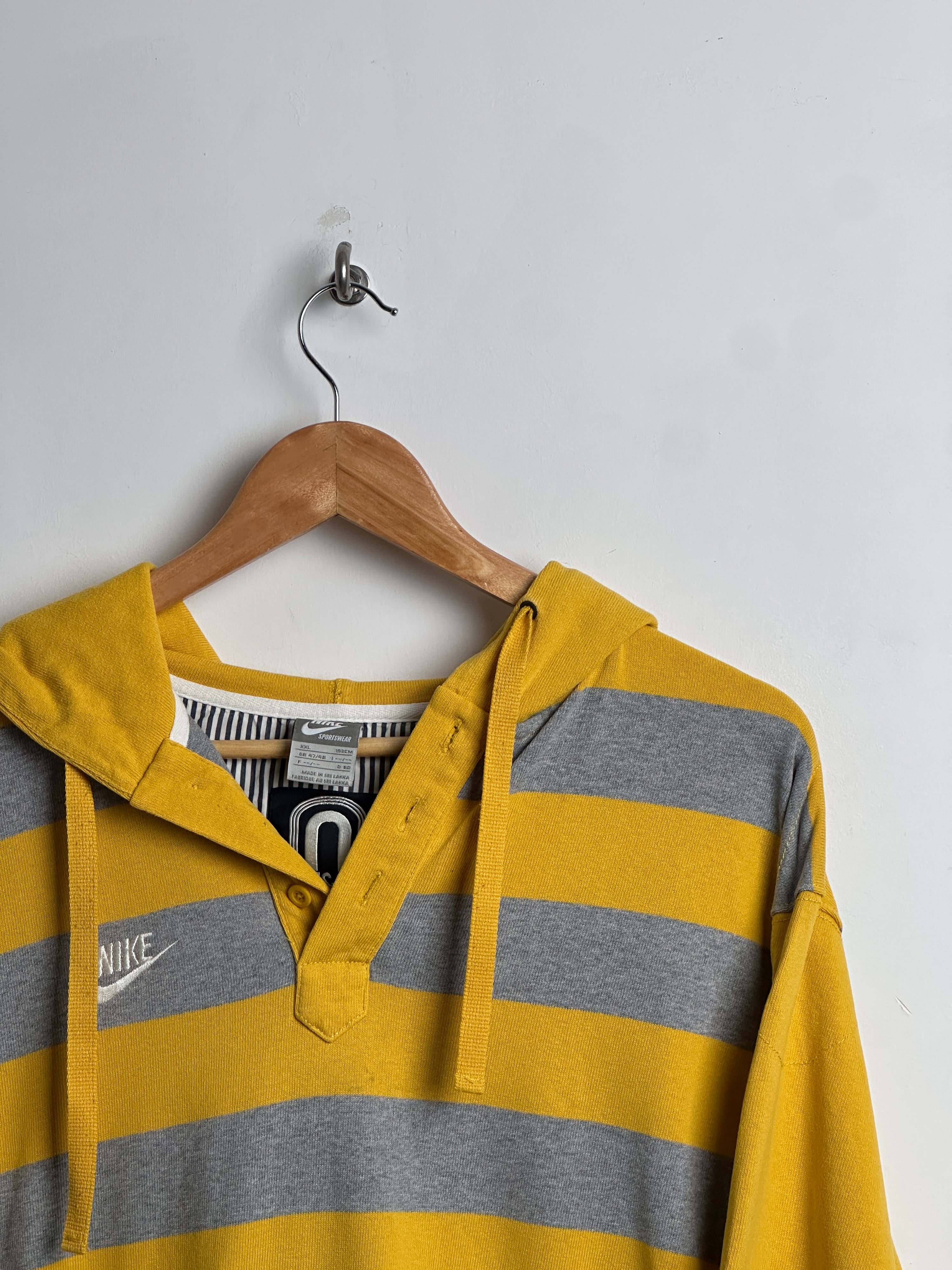 NIKE LONG-SLEEVE YELLOW HODDIE WITH GREY STRIPES - thrift.mt