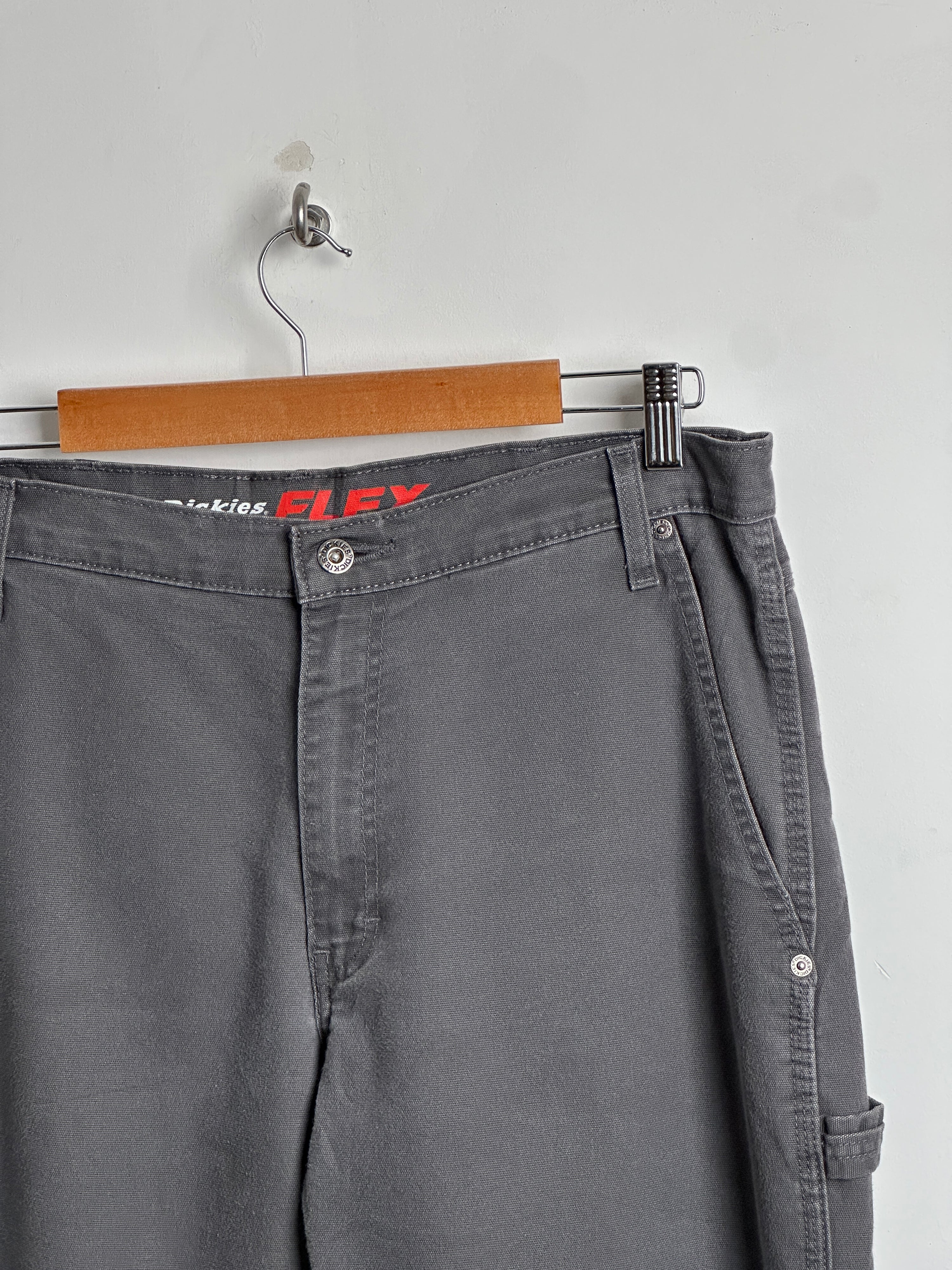 DICKIES FLEX PANTS IN GREY